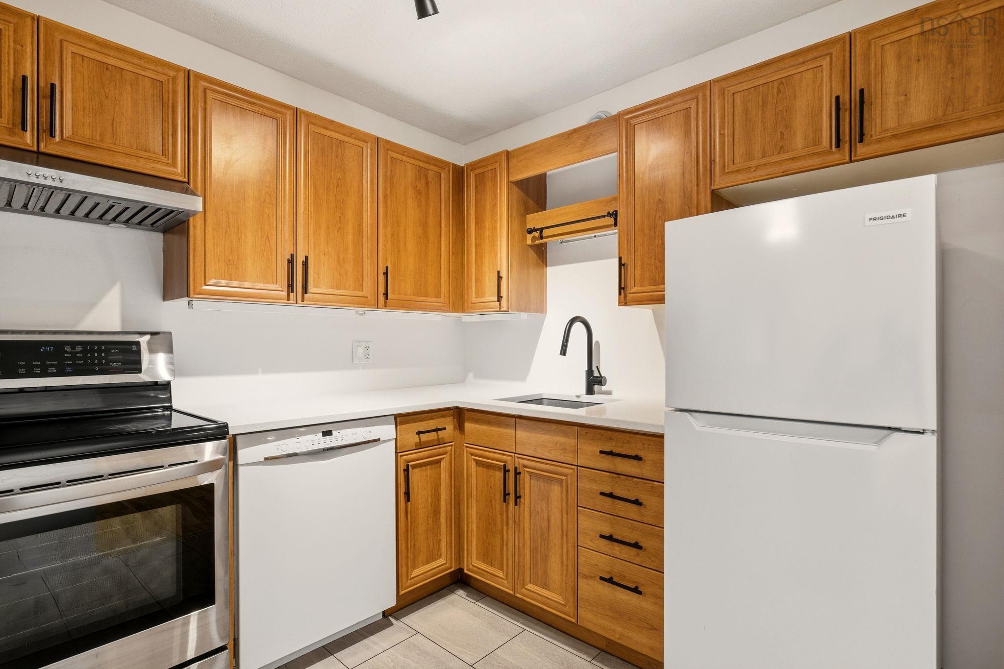 304 3600 John Parr Drive photo #11