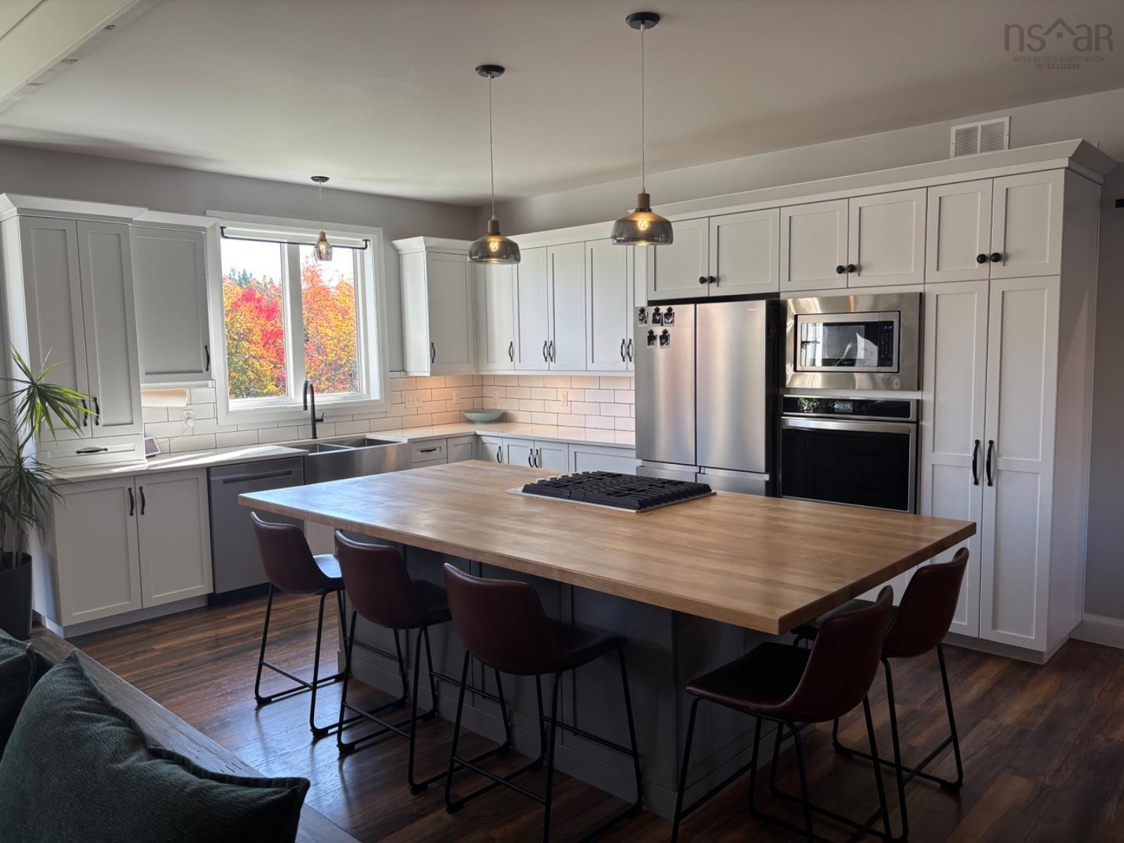 54 Craig Drive photo #5