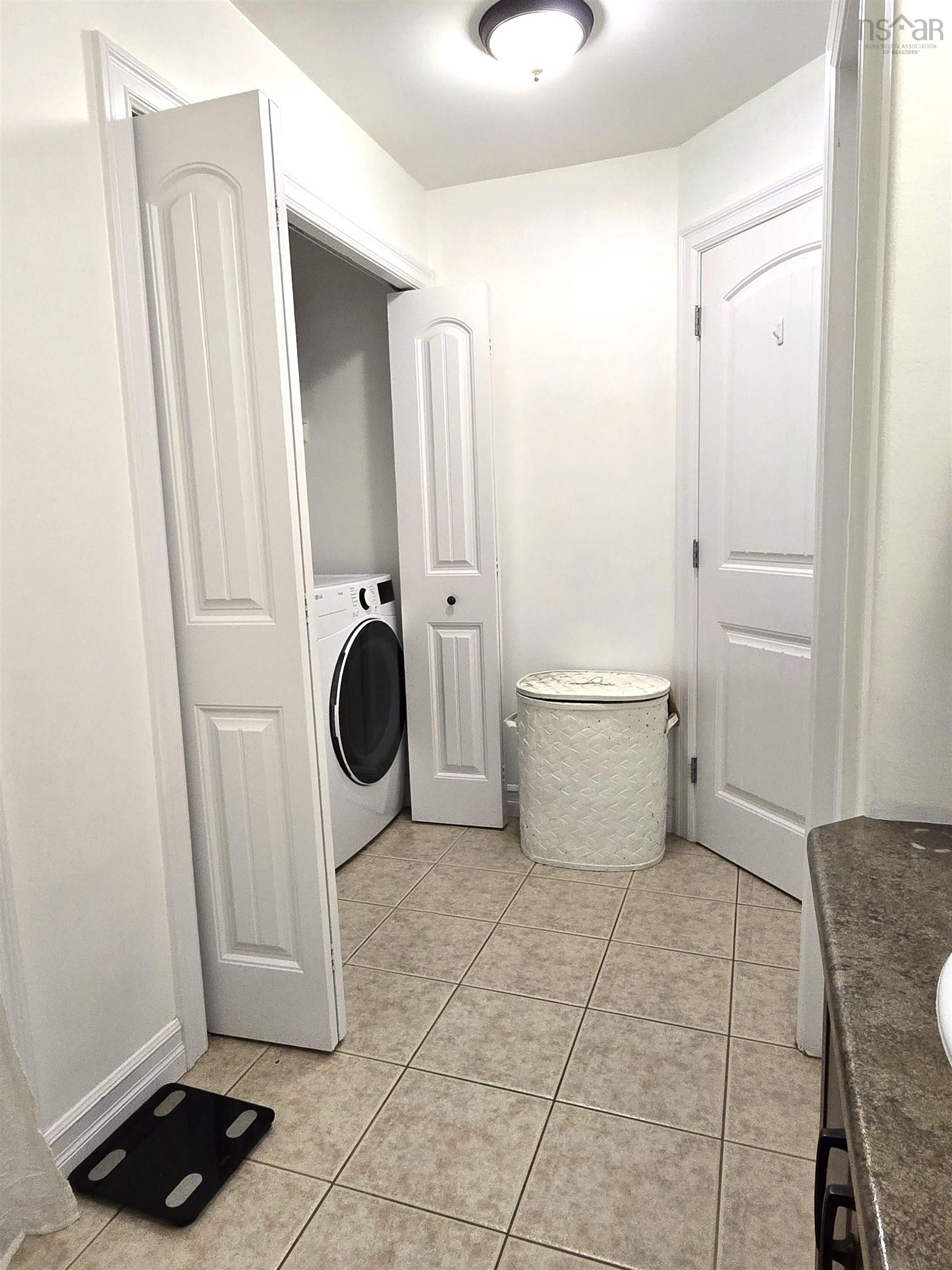 52 Viridian Drive photo #24