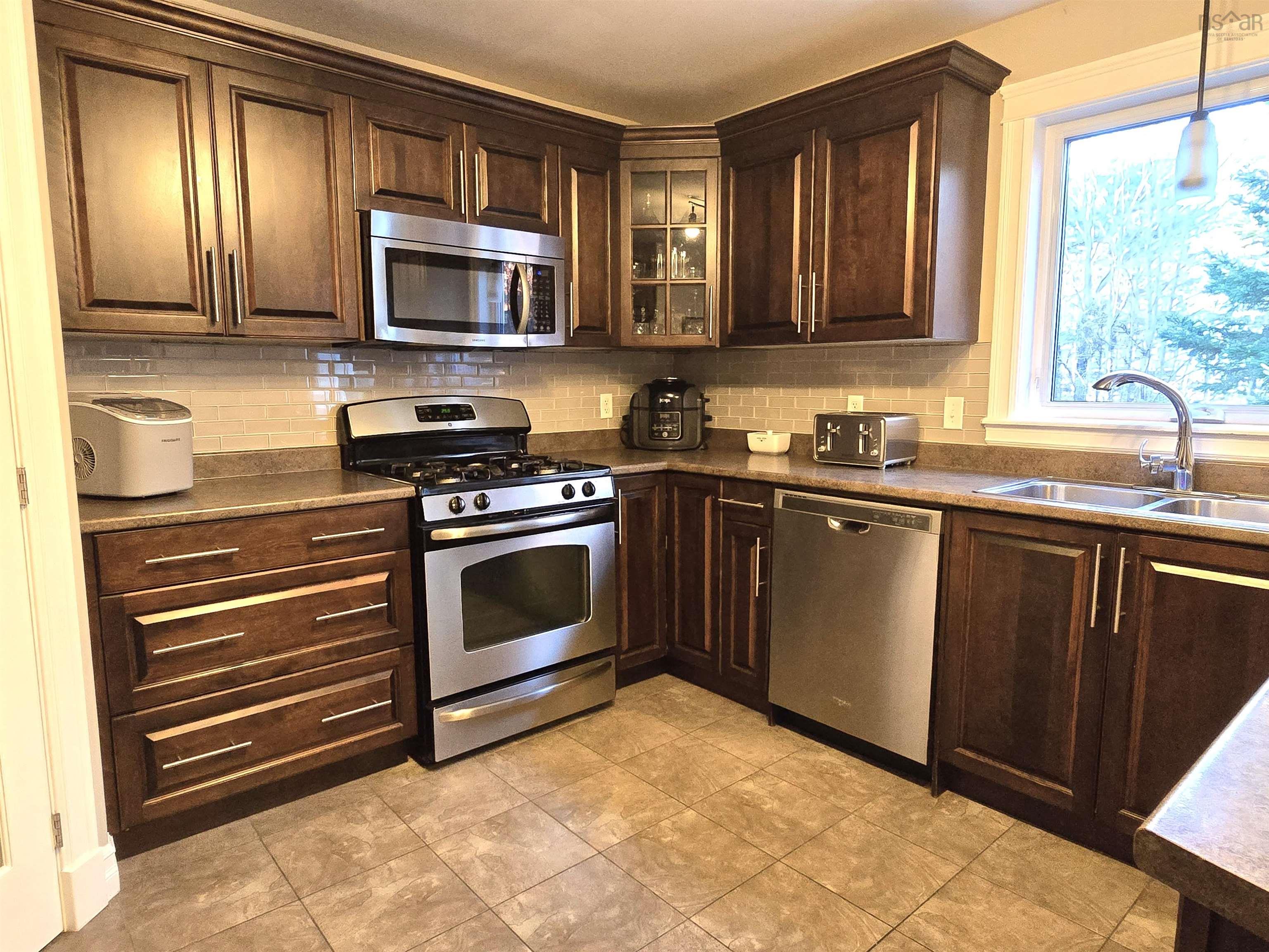 52 Viridian Drive photo #8