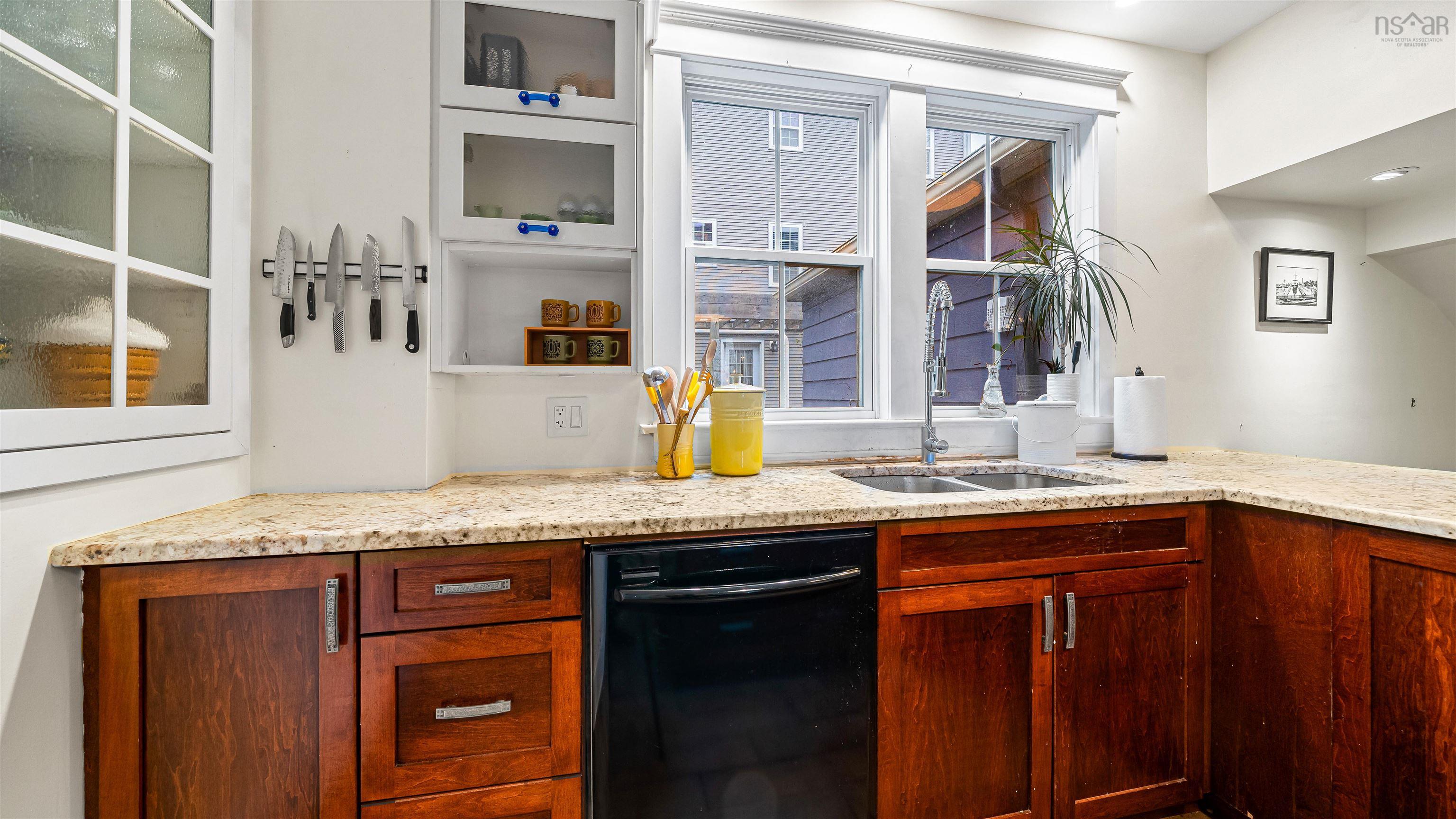 132 Prince Albert Road photo #5