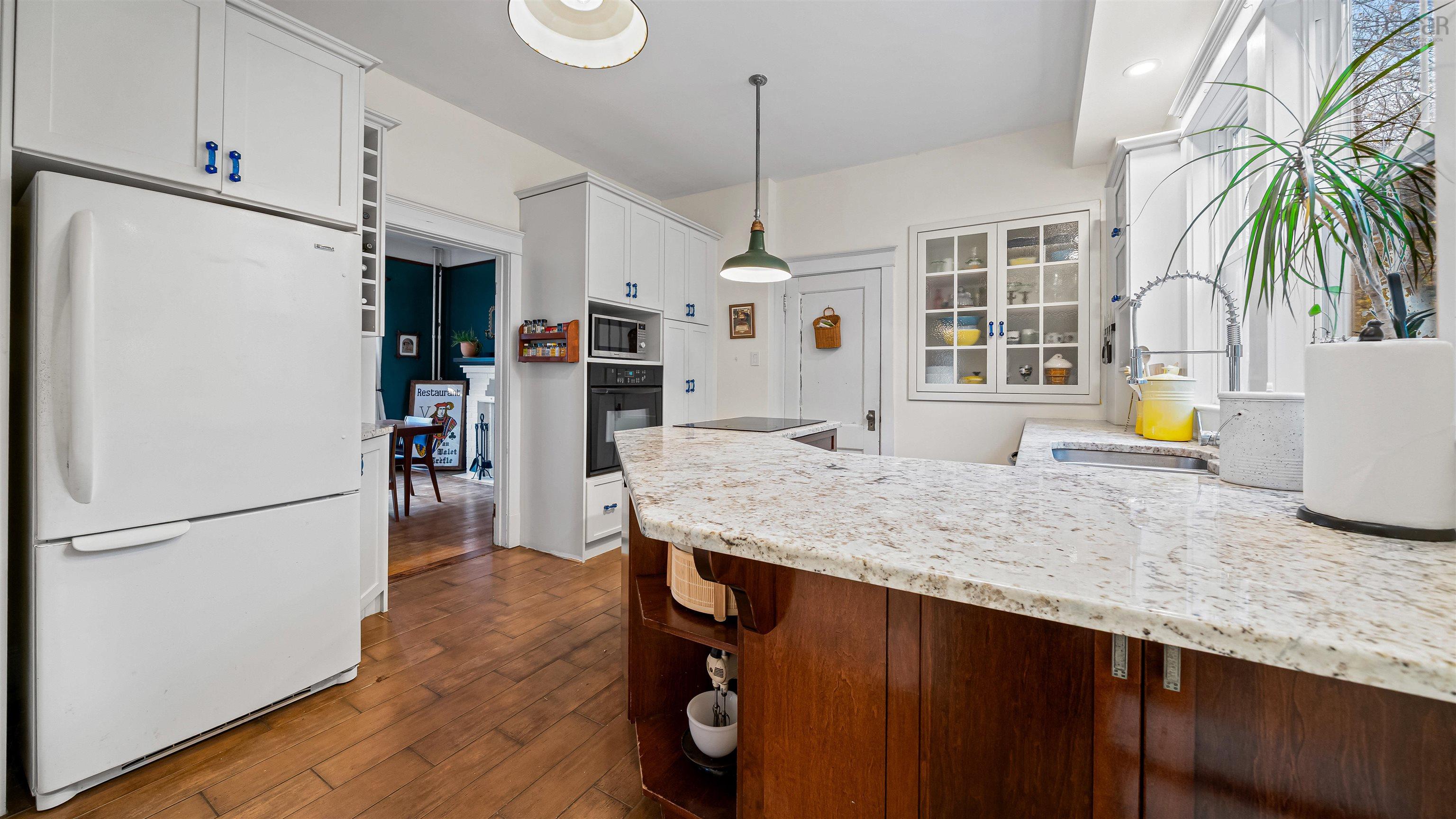 132 Prince Albert Road photo #6