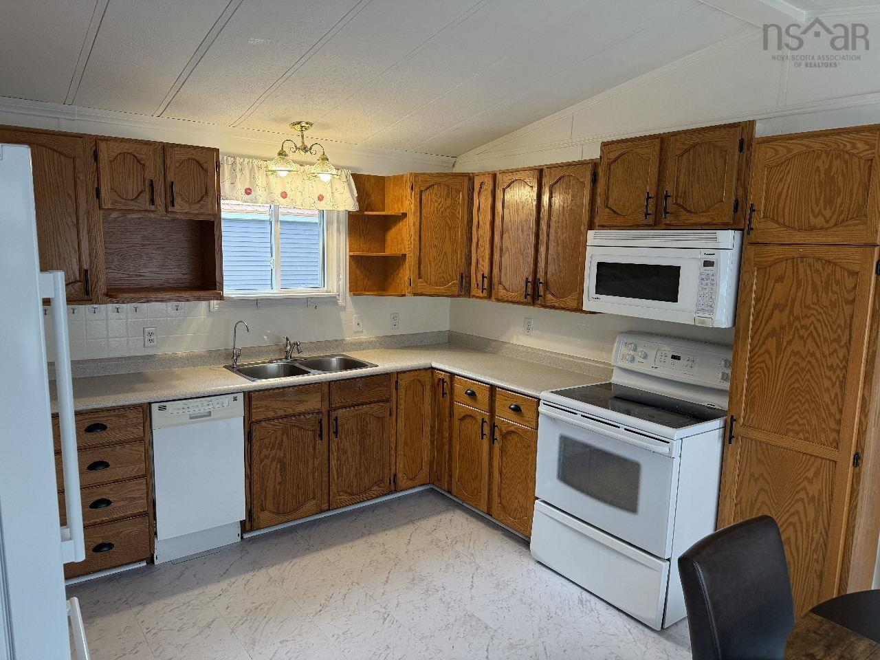 29 Joshua Street photo #6