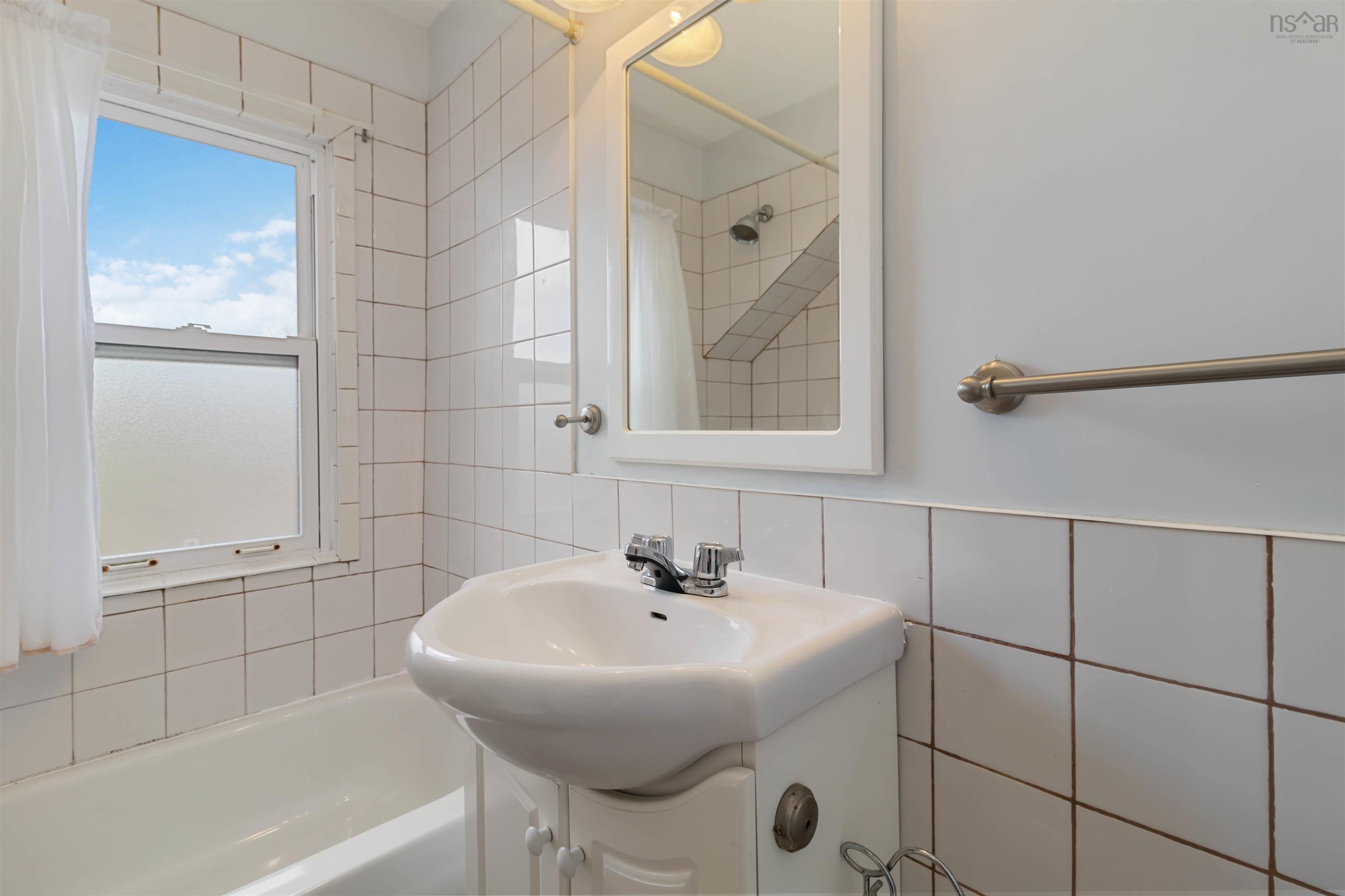 10 Bonaventure Drive photo #34