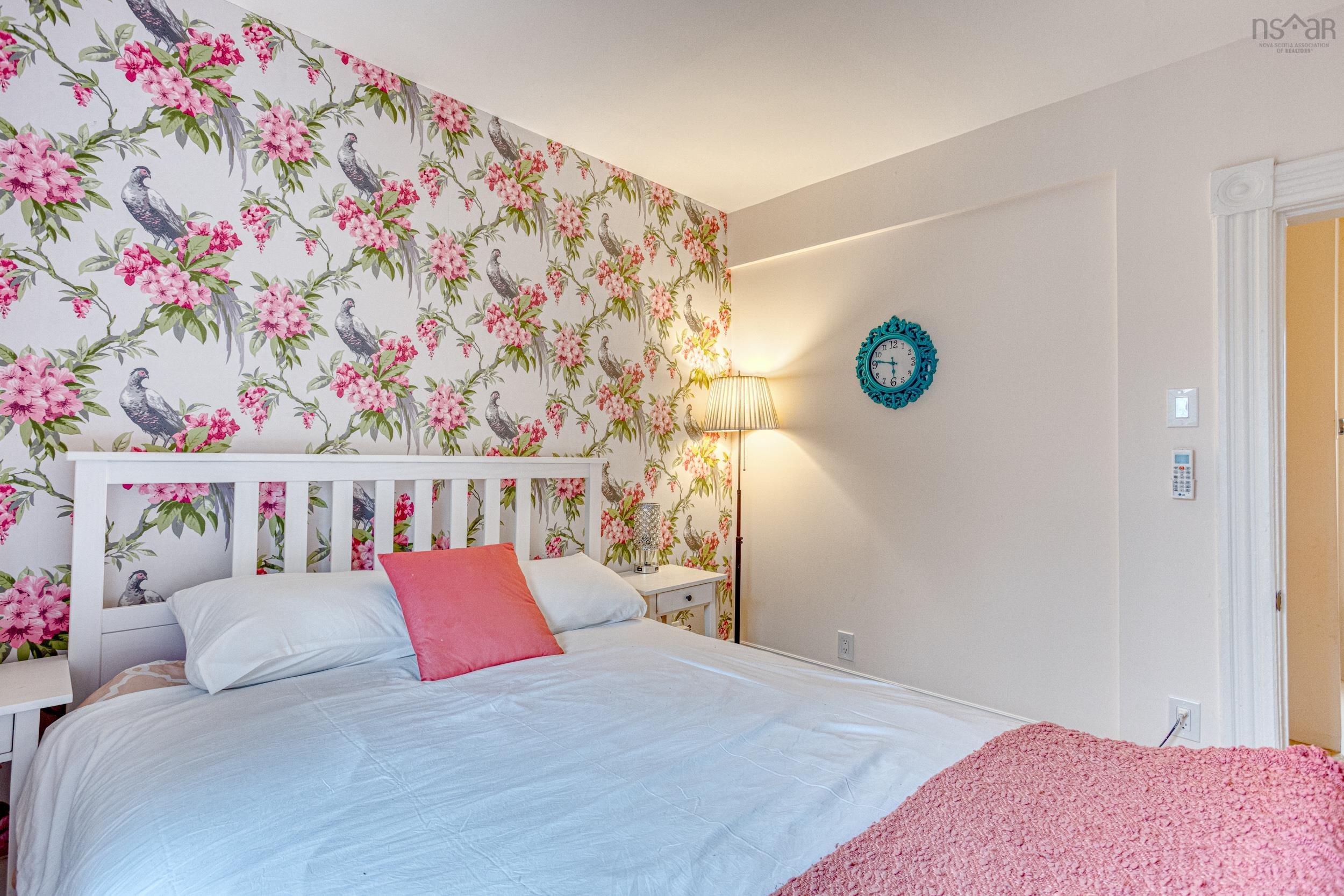 6318 Lawrence Street photo #31