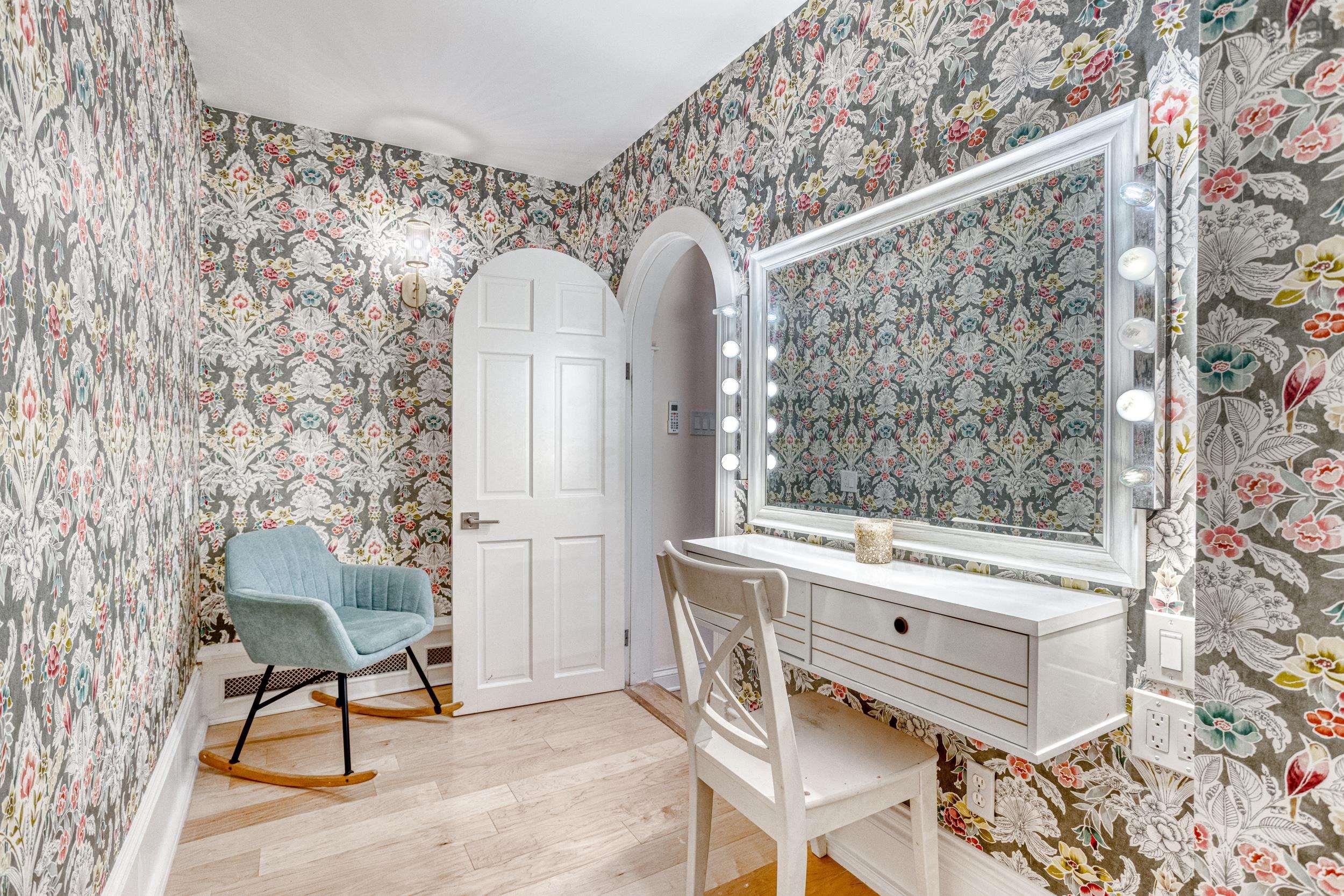 6318 Lawrence Street photo #40