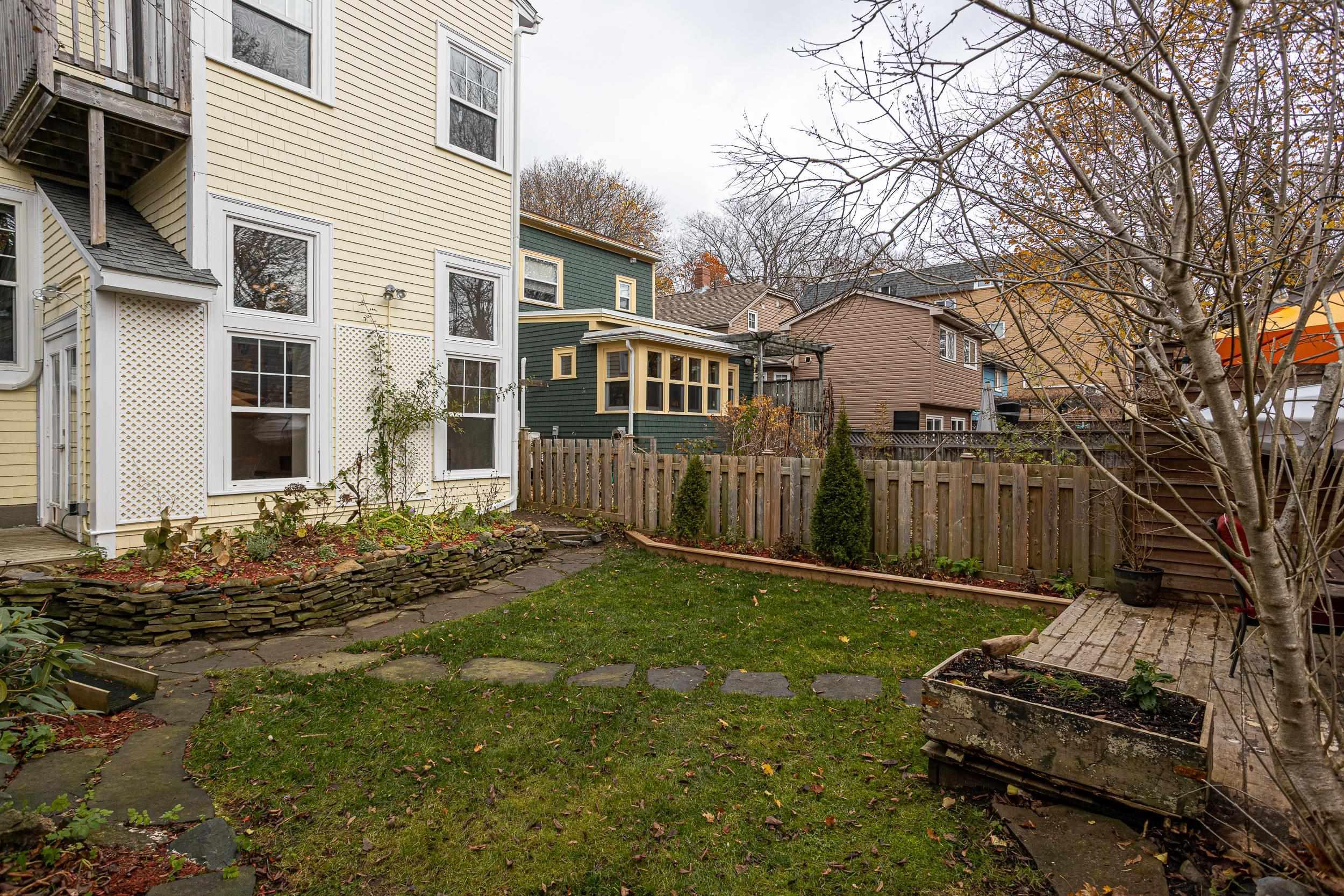 6318 Lawrence Street photo #50