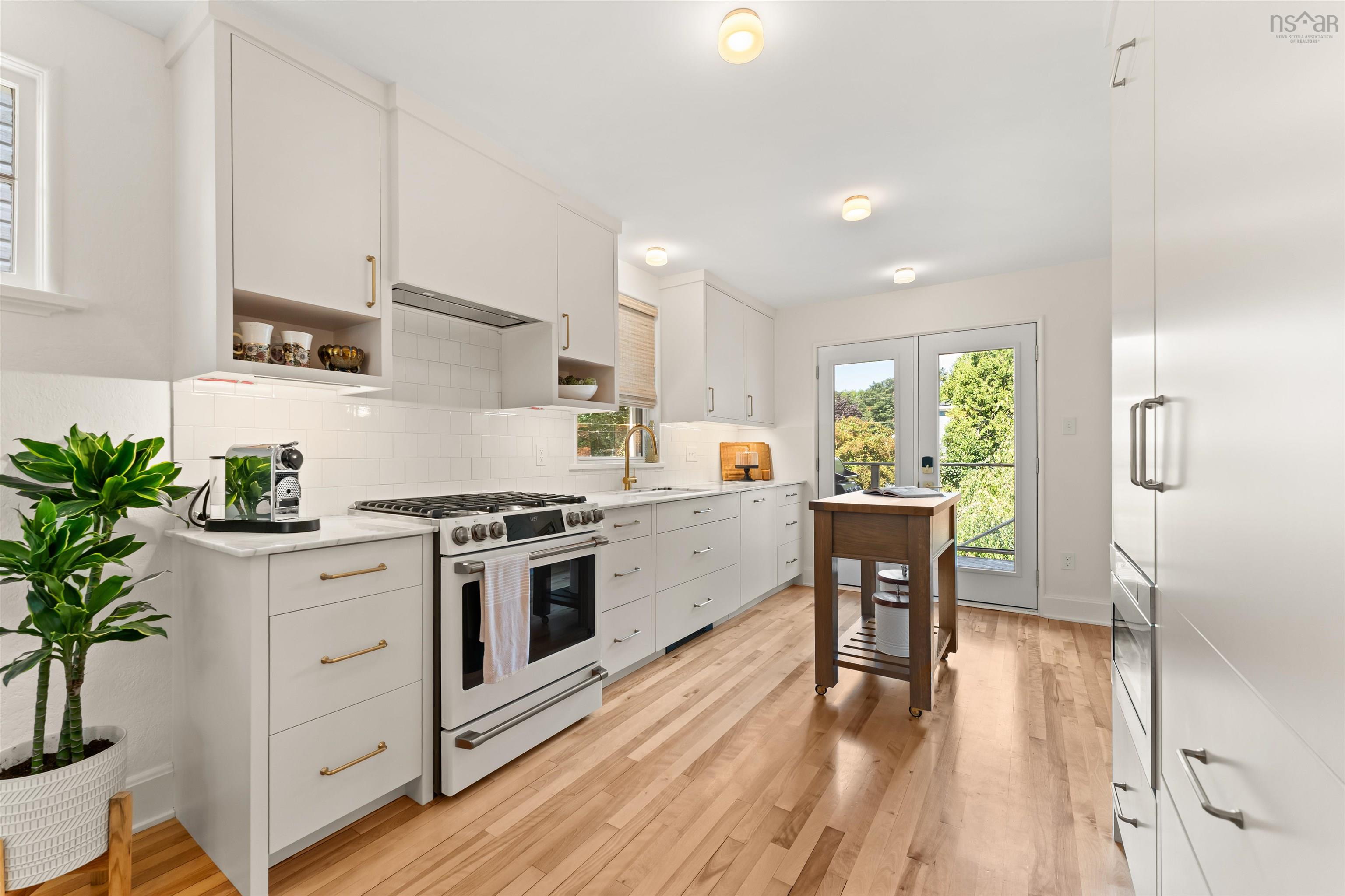 6347 London Street photo #14