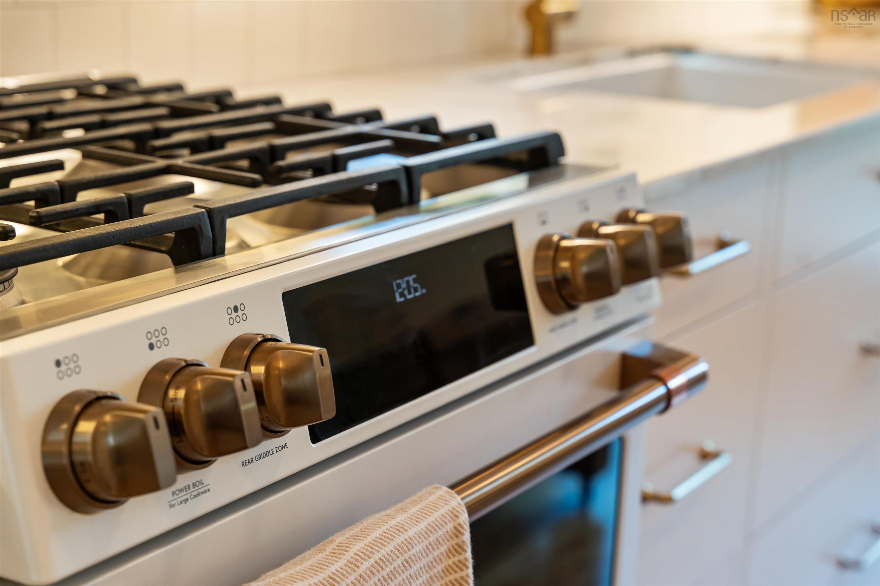 6347 London Street photo #15