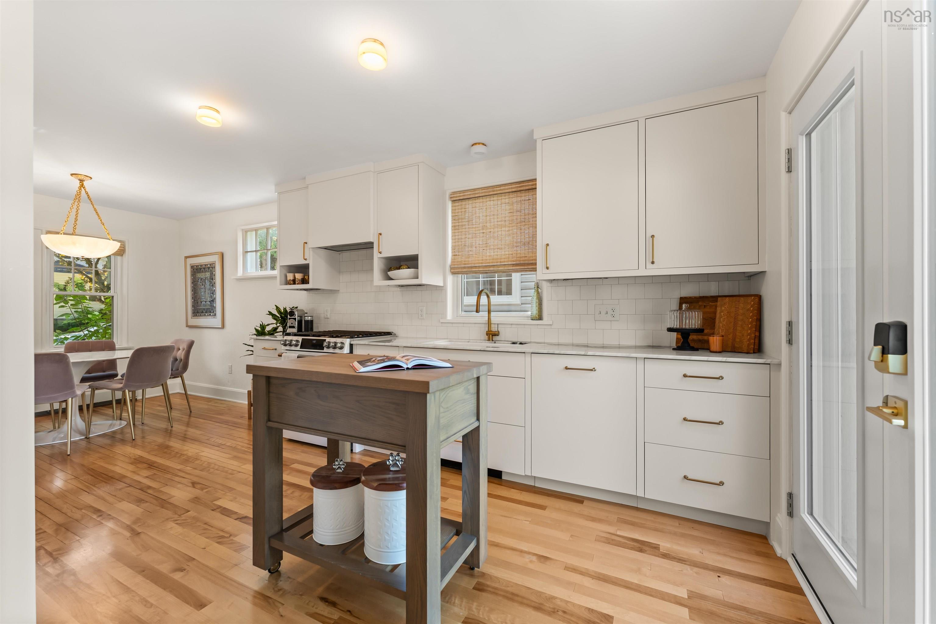 6347 London Street photo #18