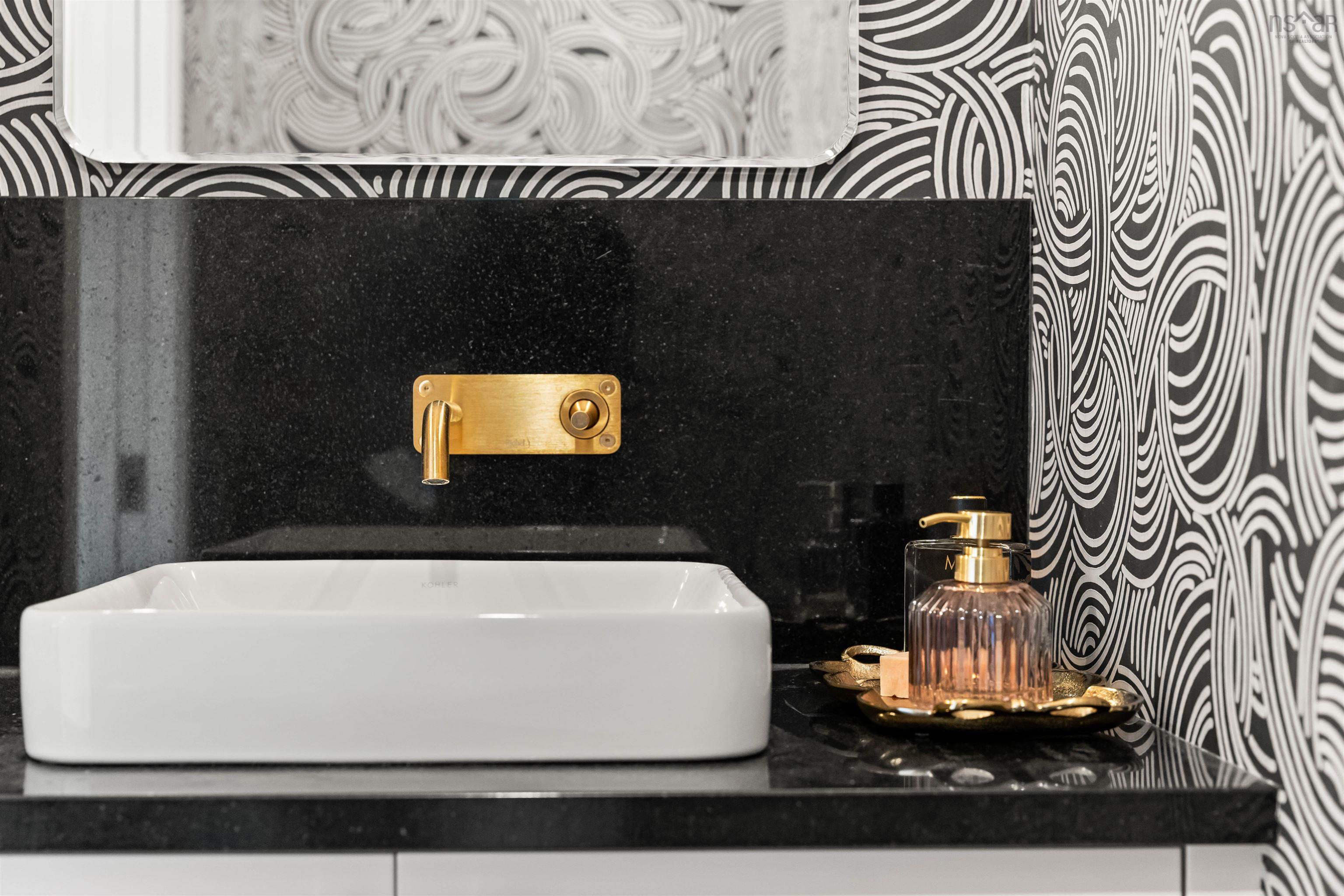 6347 London Street photo #24