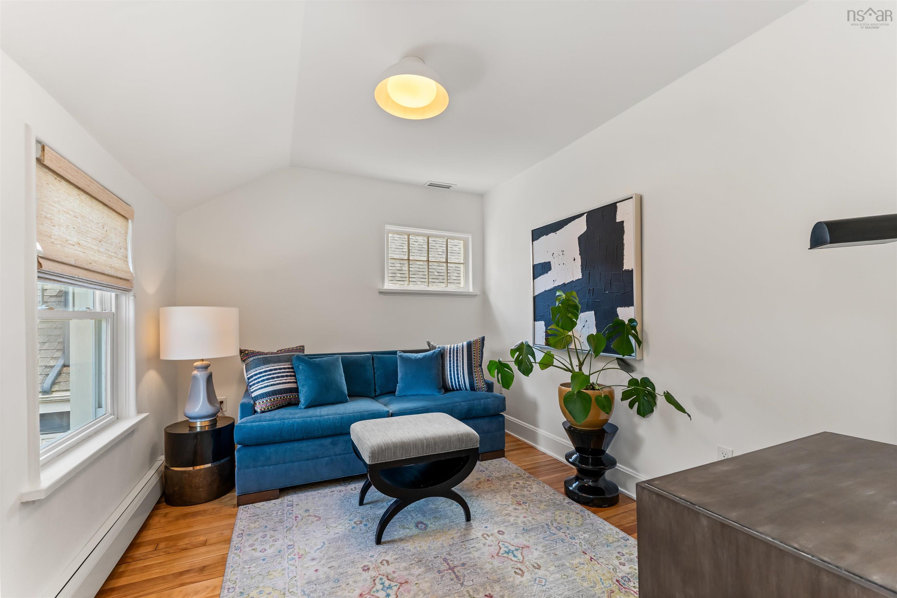 6347 London Street photo #34