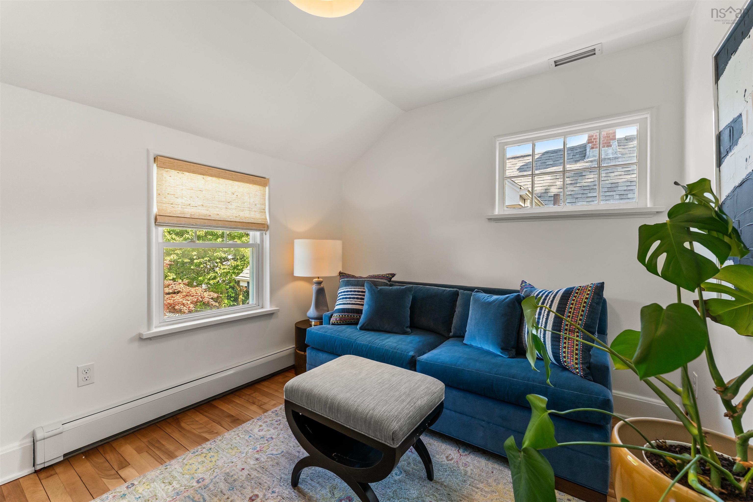 6347 London Street photo #35