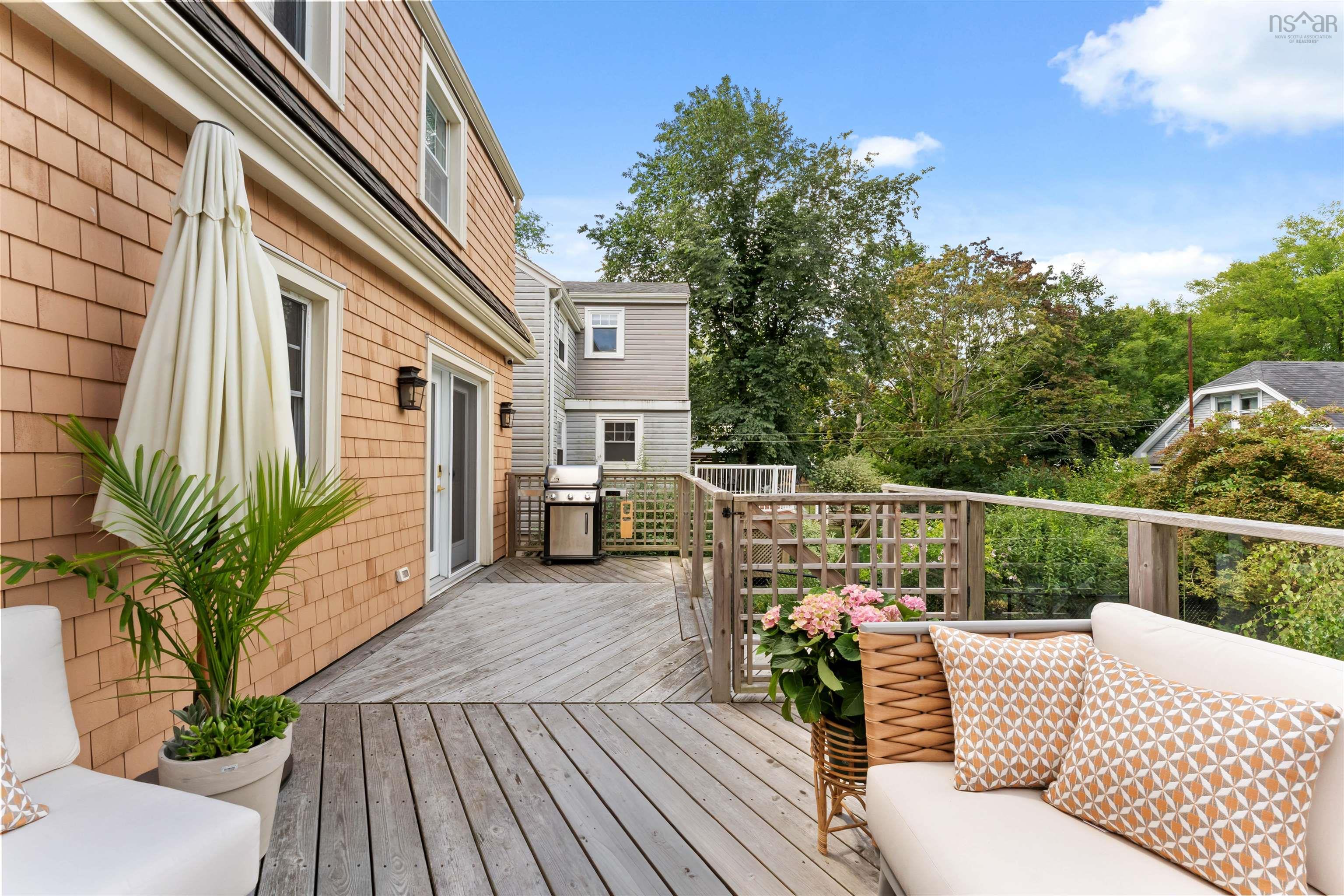 6347 London Street photo #48