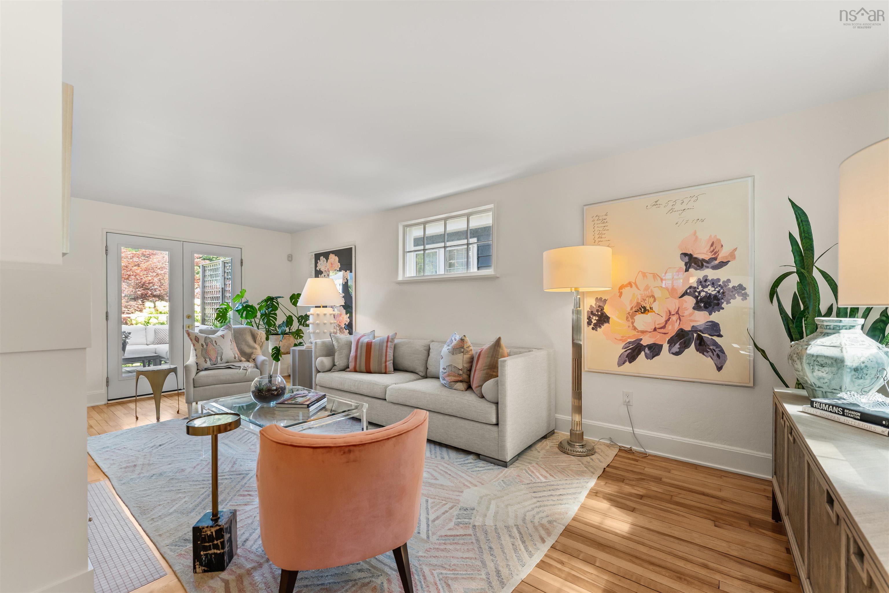 6347 London Street photo #8