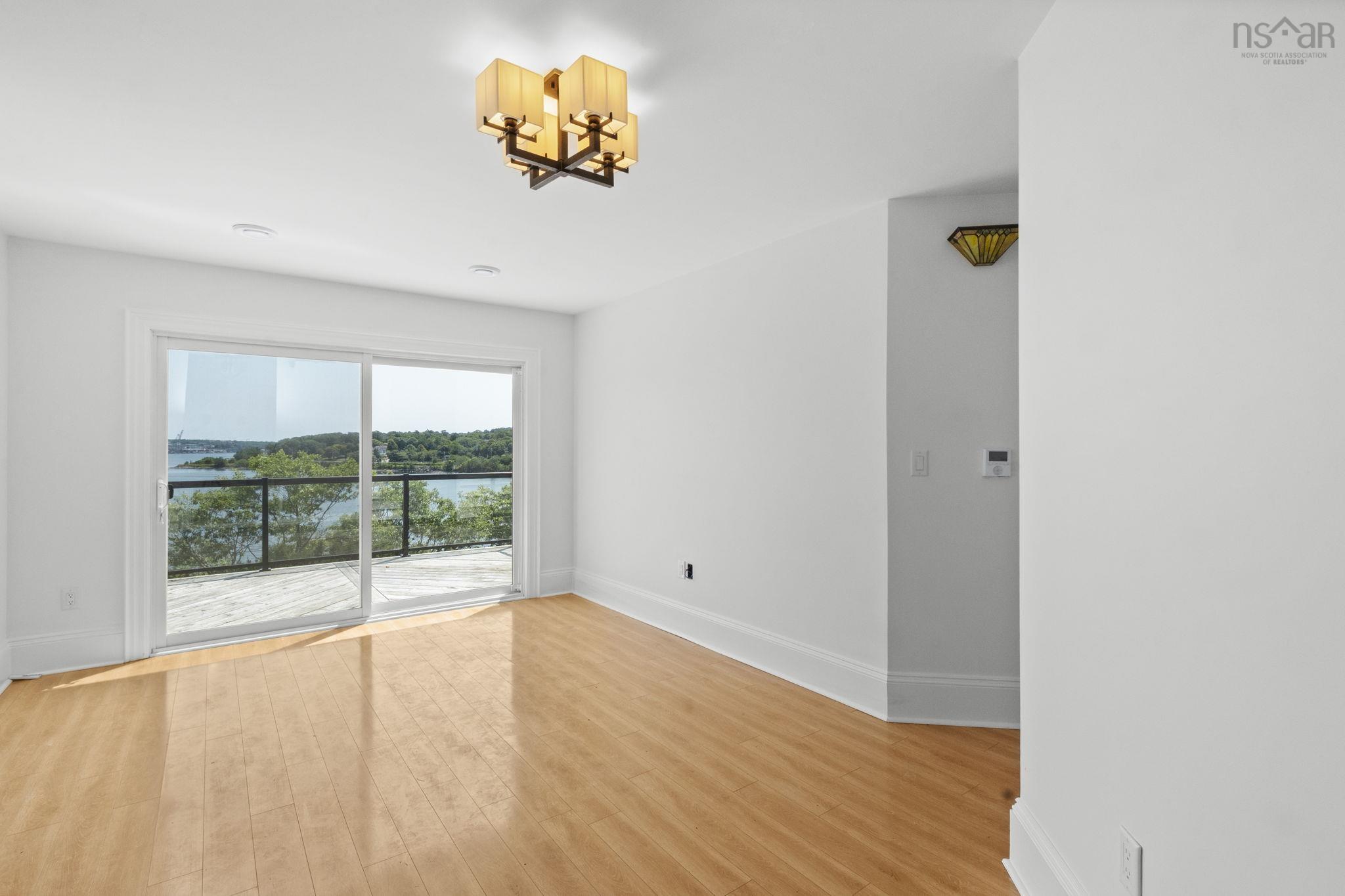 44 DAKIN Drive photo #2