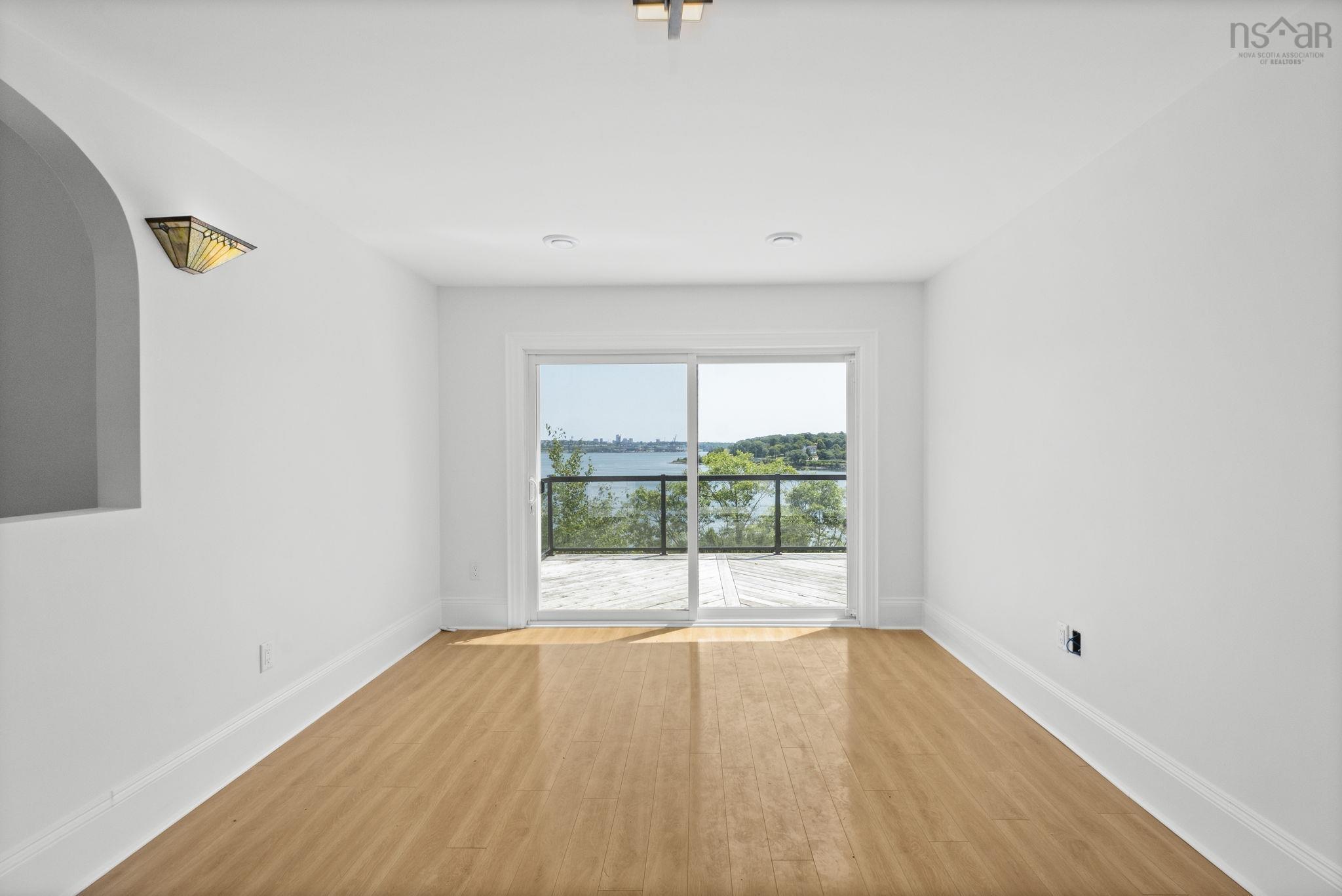 44 DAKIN Drive photo #4