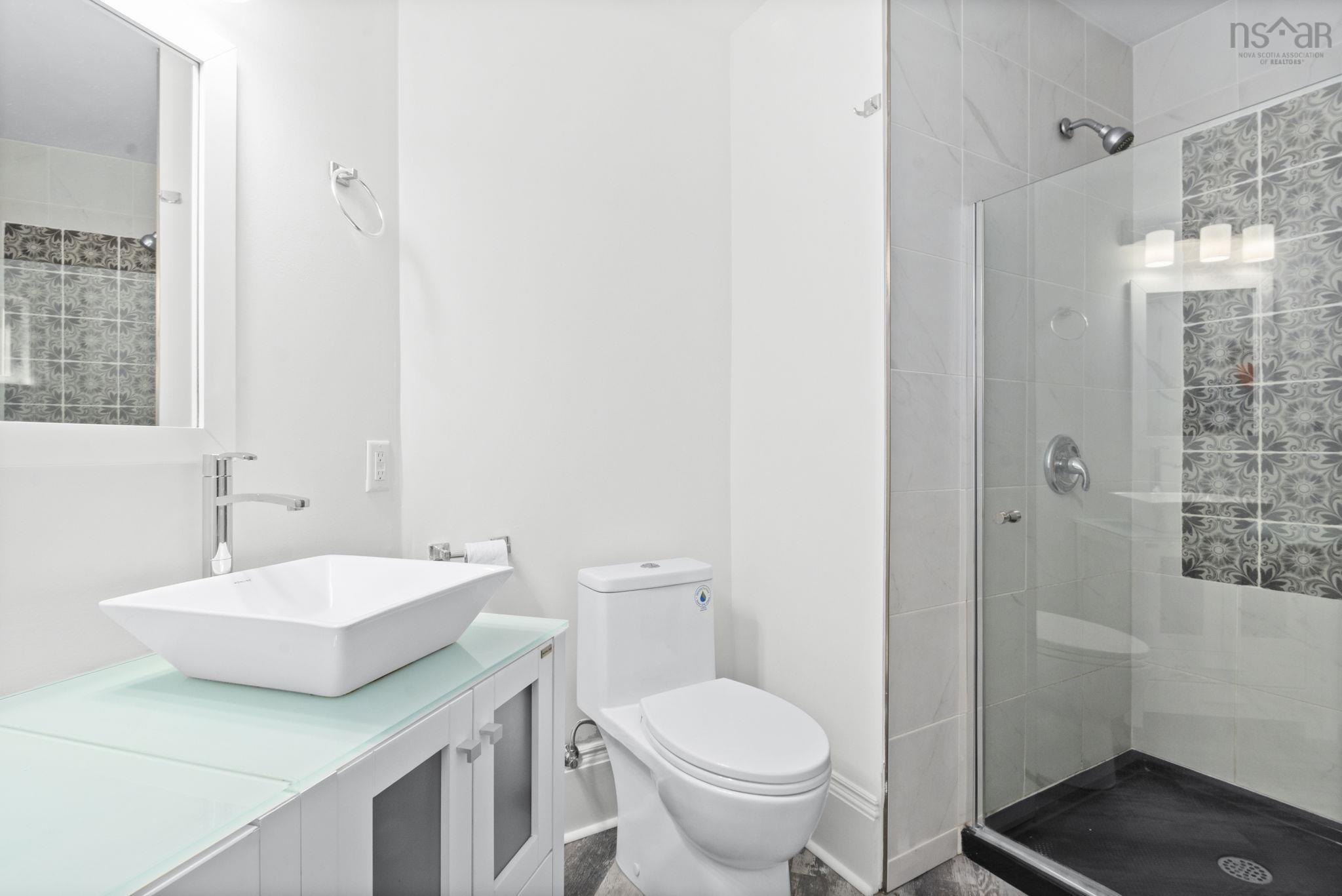 44 DAKIN Drive photo #36