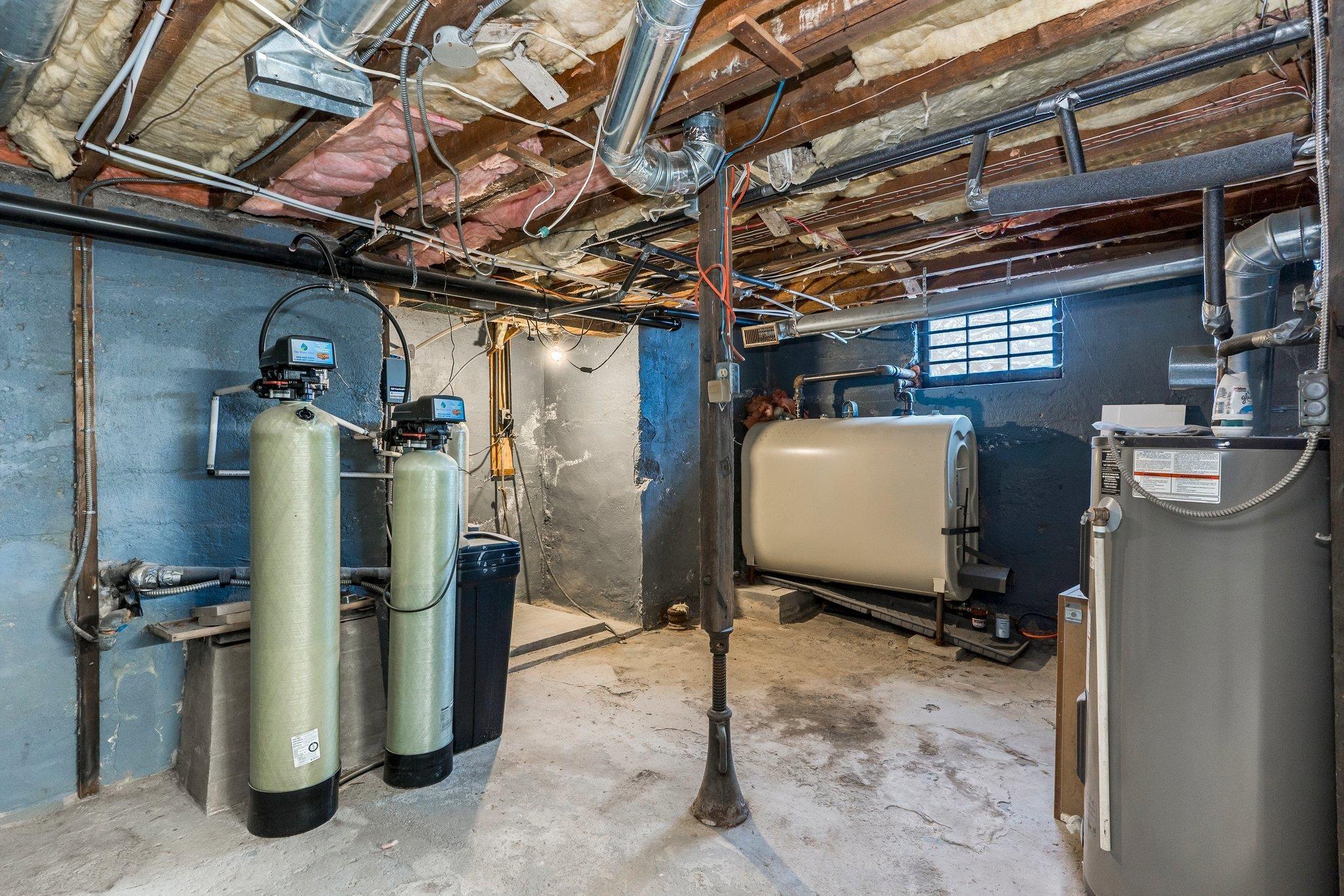 44 DAKIN Drive photo #38