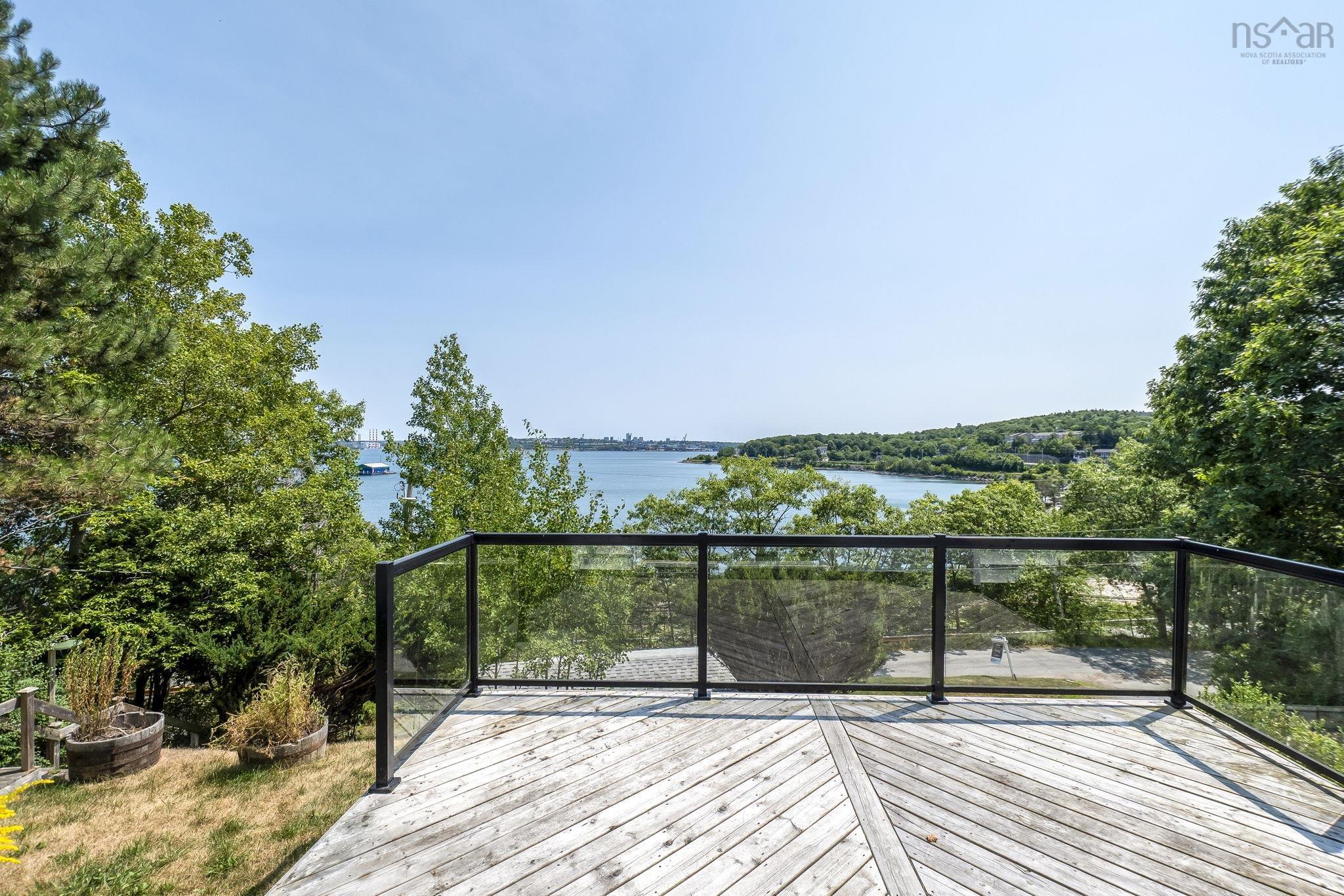 44 DAKIN Drive photo #8