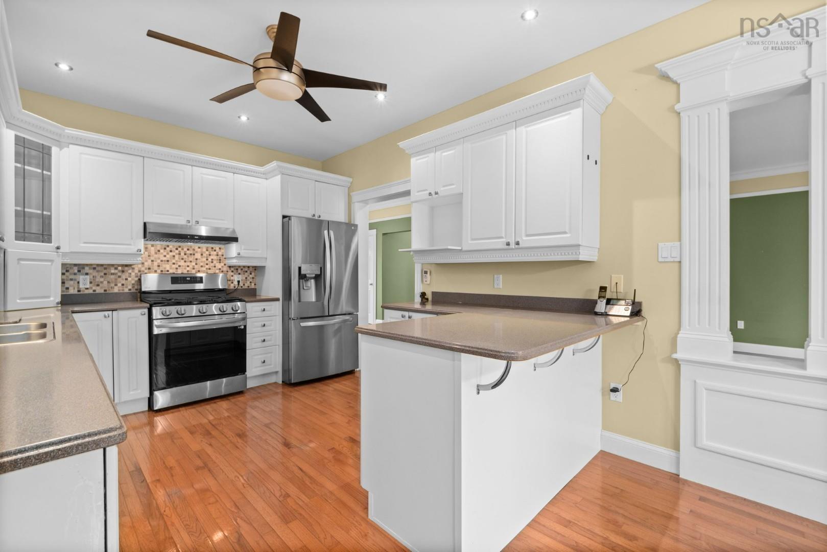 52 Greenside Lane photo #13