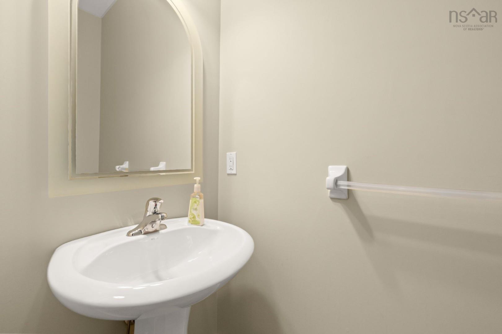 52 Greenside Lane photo #17