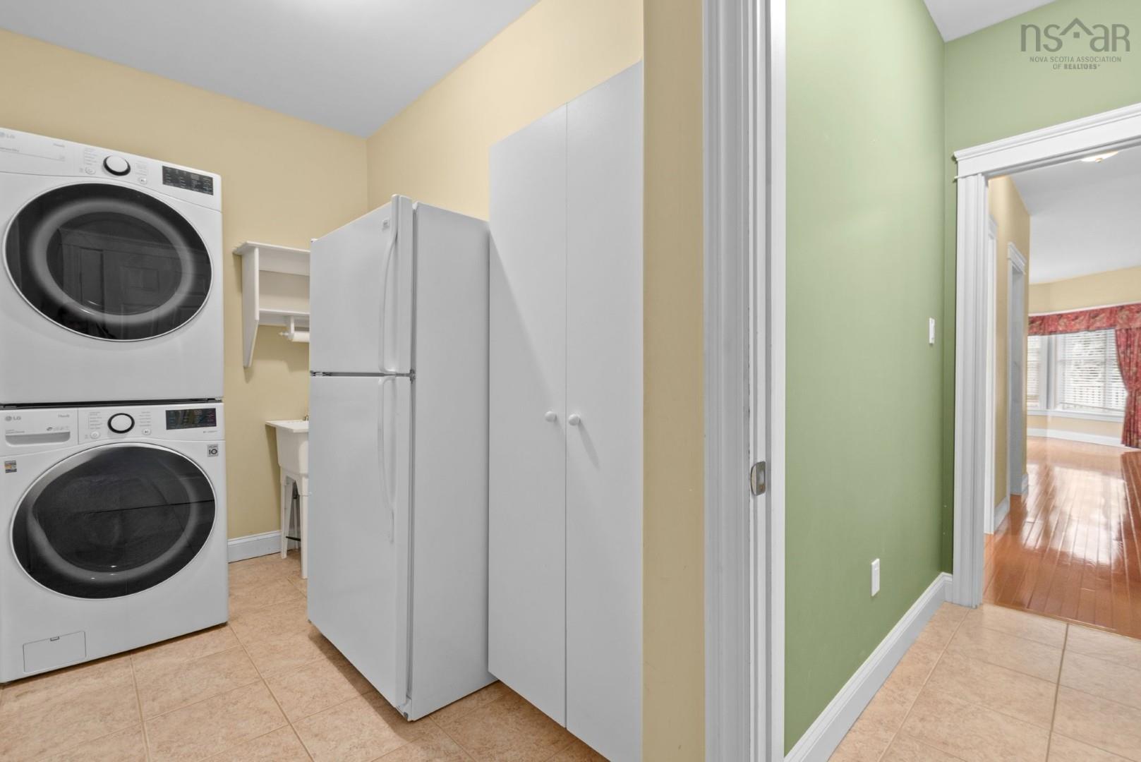 52 Greenside Lane photo #18