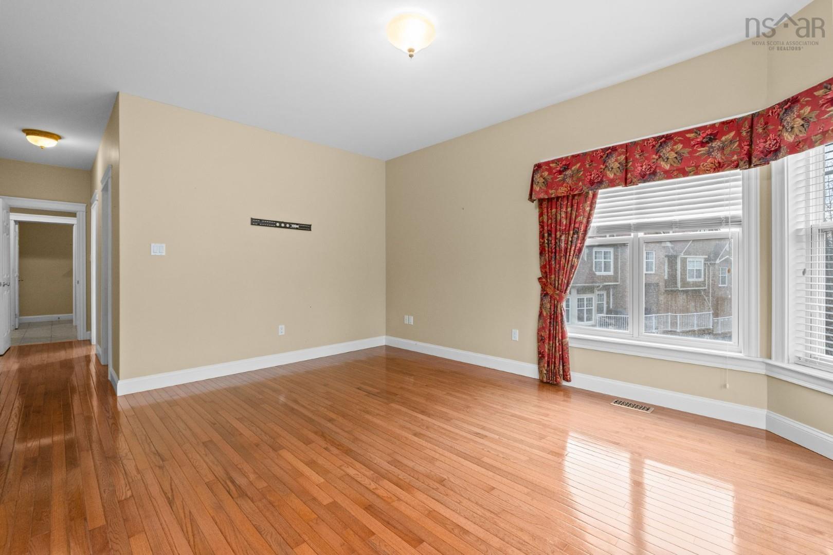 52 Greenside Lane photo #21