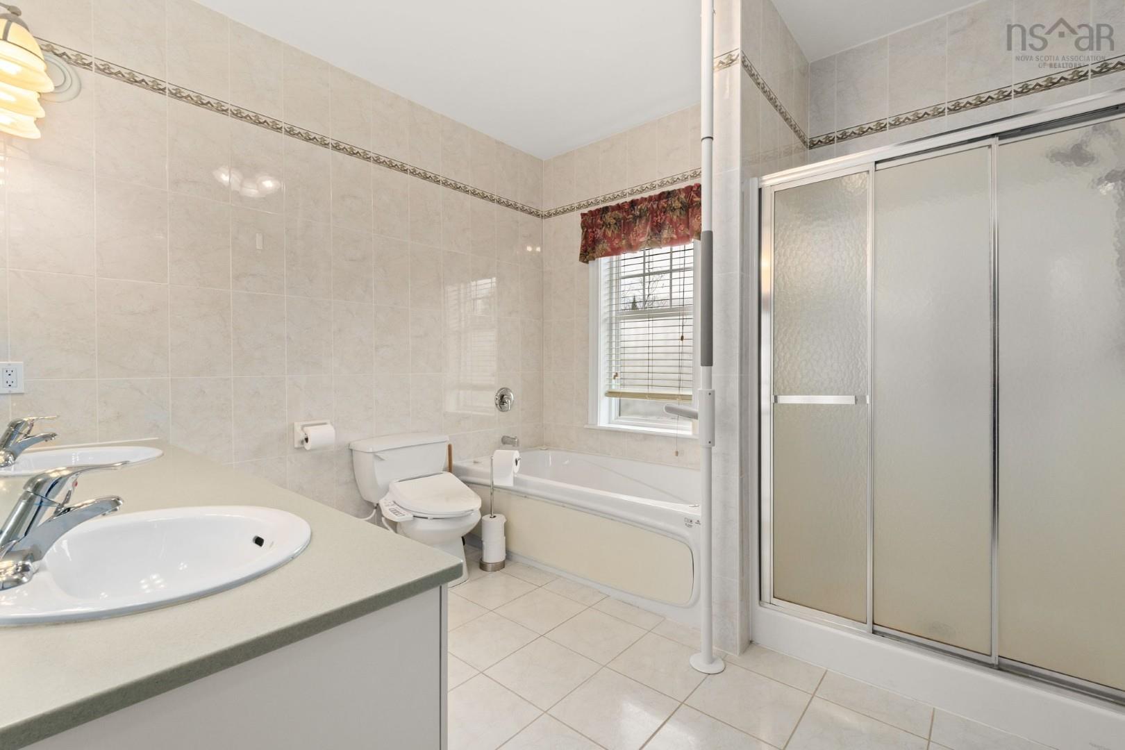 52 Greenside Lane photo #23