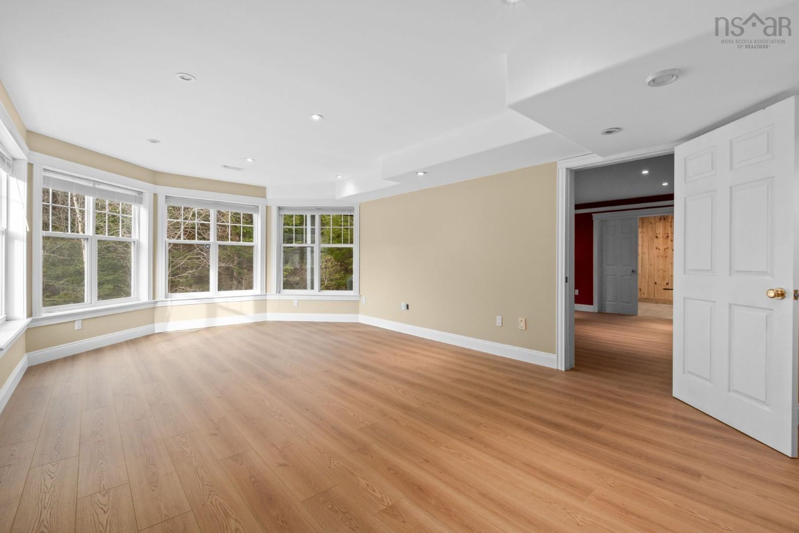 52 Greenside Lane photo #33