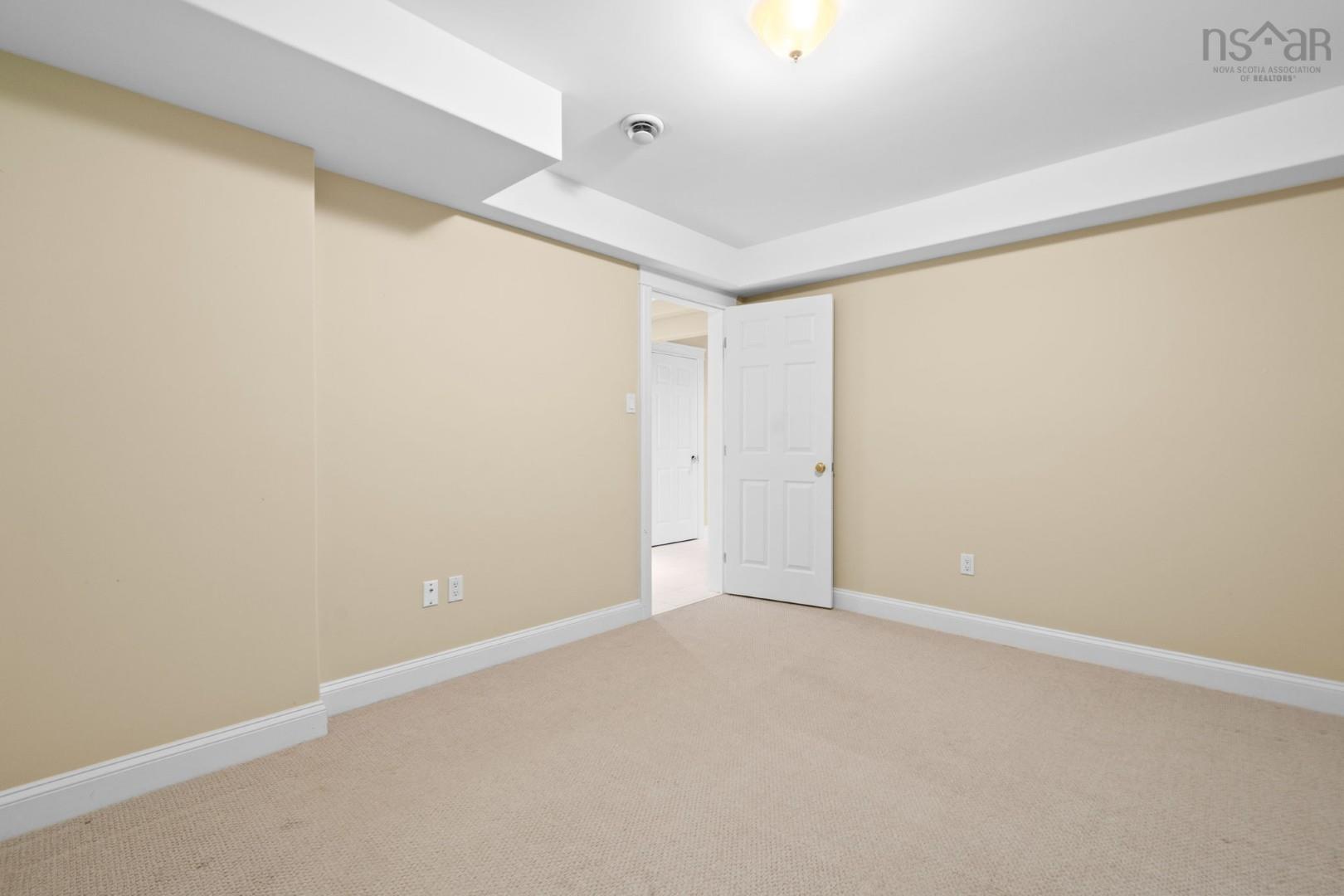 52 Greenside Lane photo #38