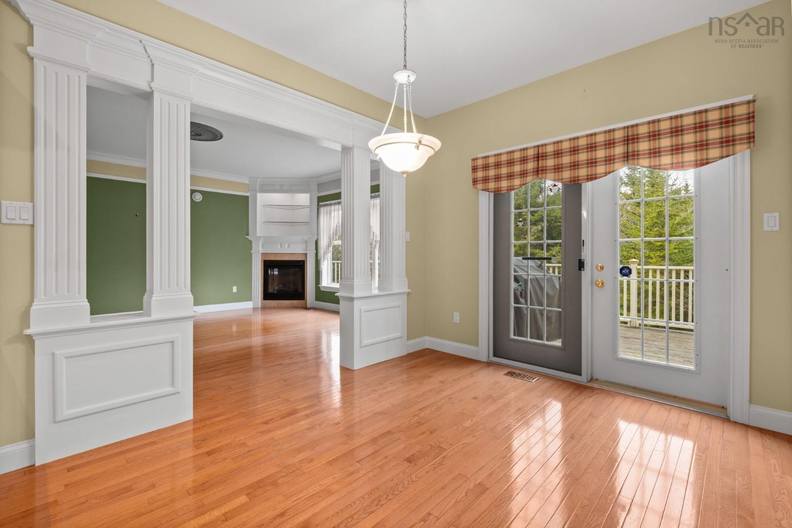 52 Greenside Lane photo #9