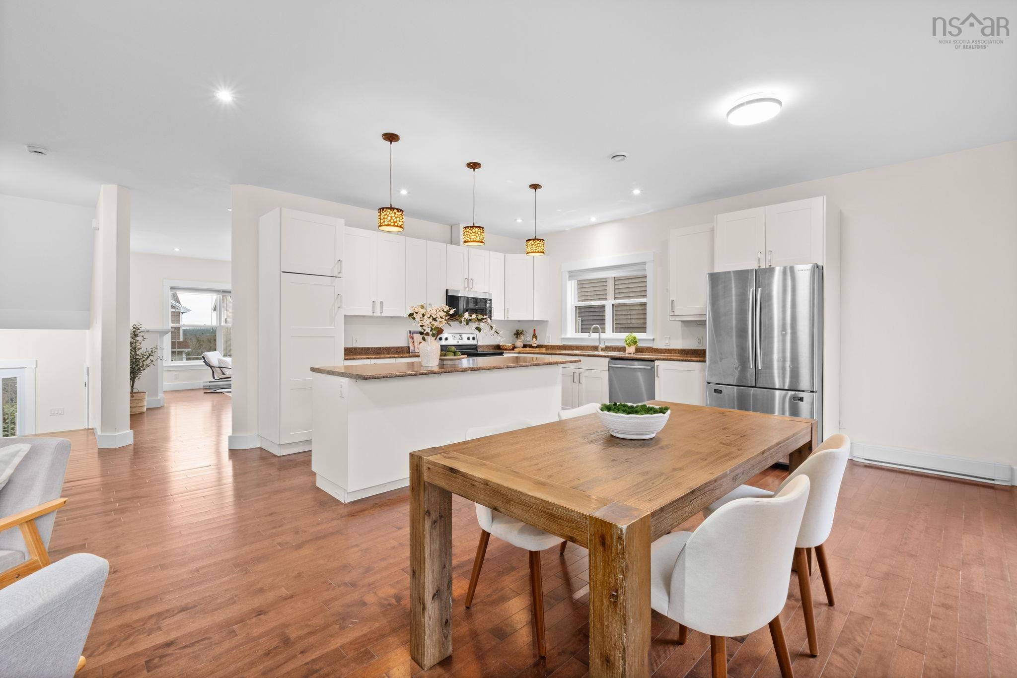 38 SIENNA Court photo #15