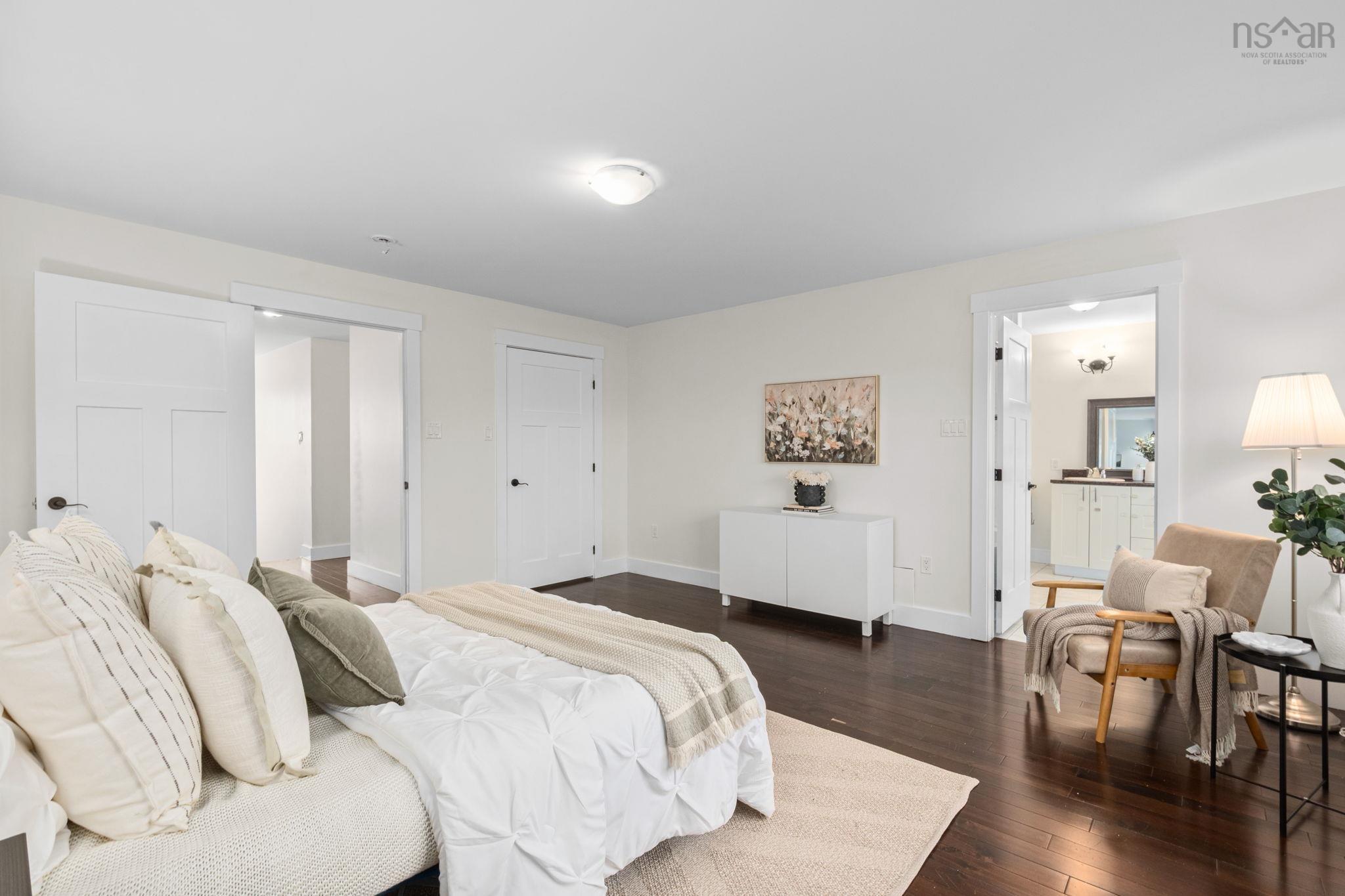 38 SIENNA Court photo #26