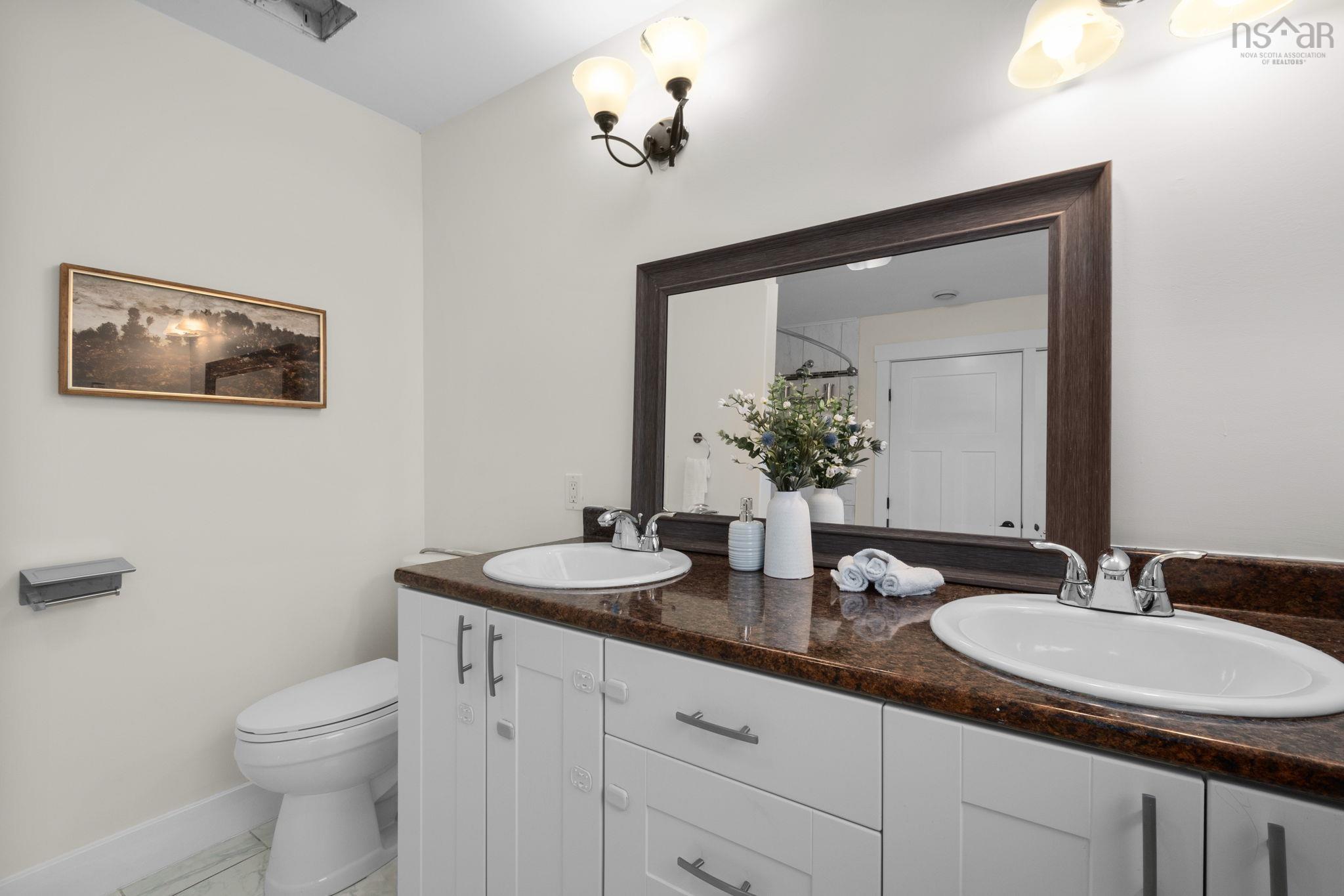 38 SIENNA Court photo #29