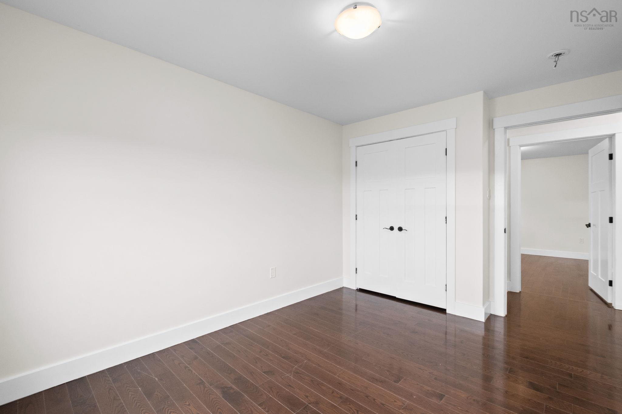 38 SIENNA Court photo #32