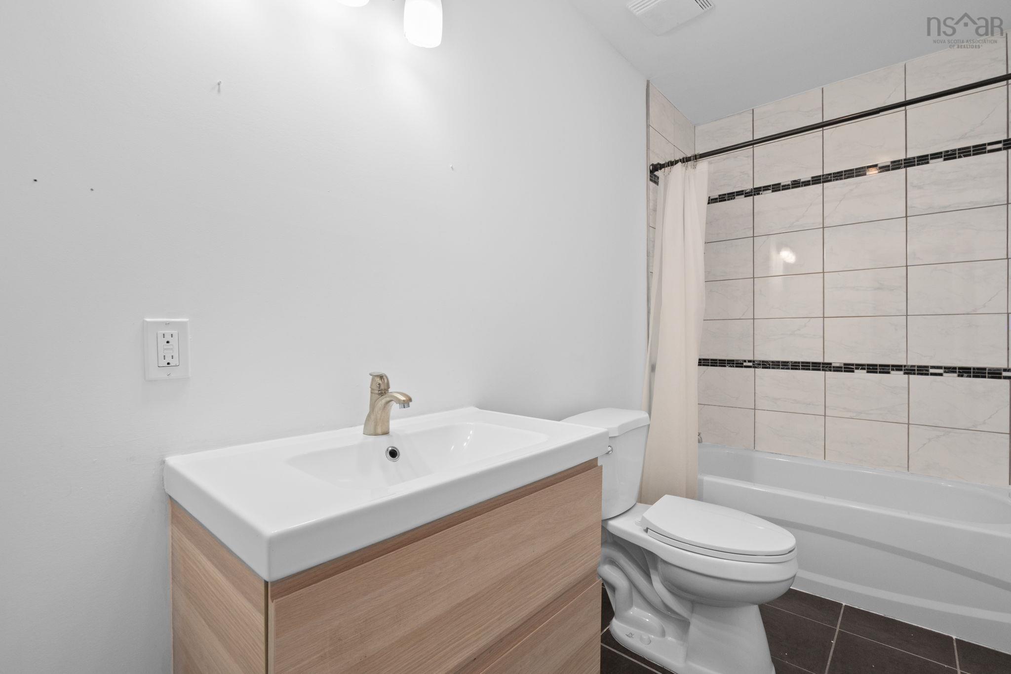 38 SIENNA Court photo #42