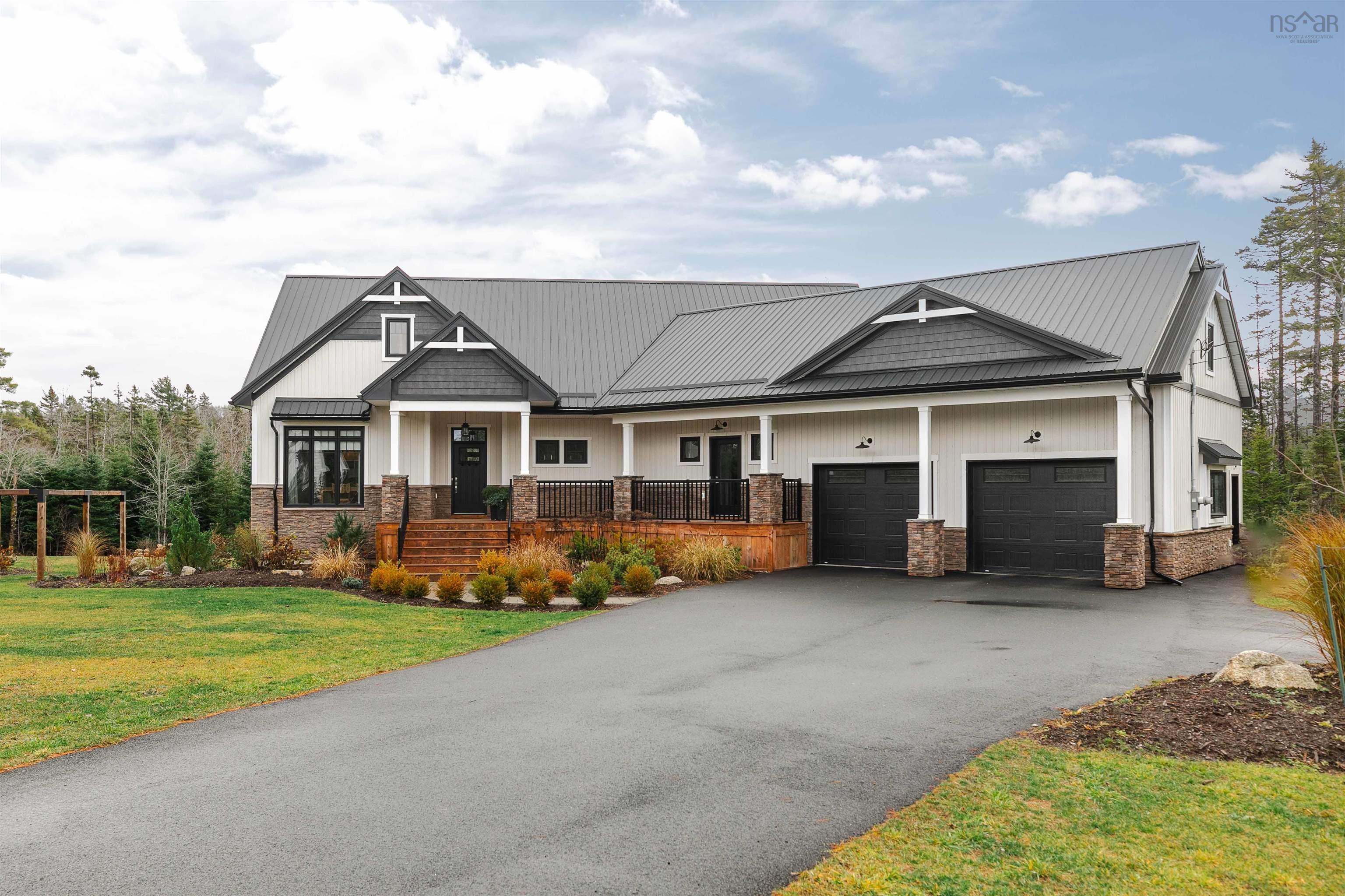 628 Sandwick Drive photo #2