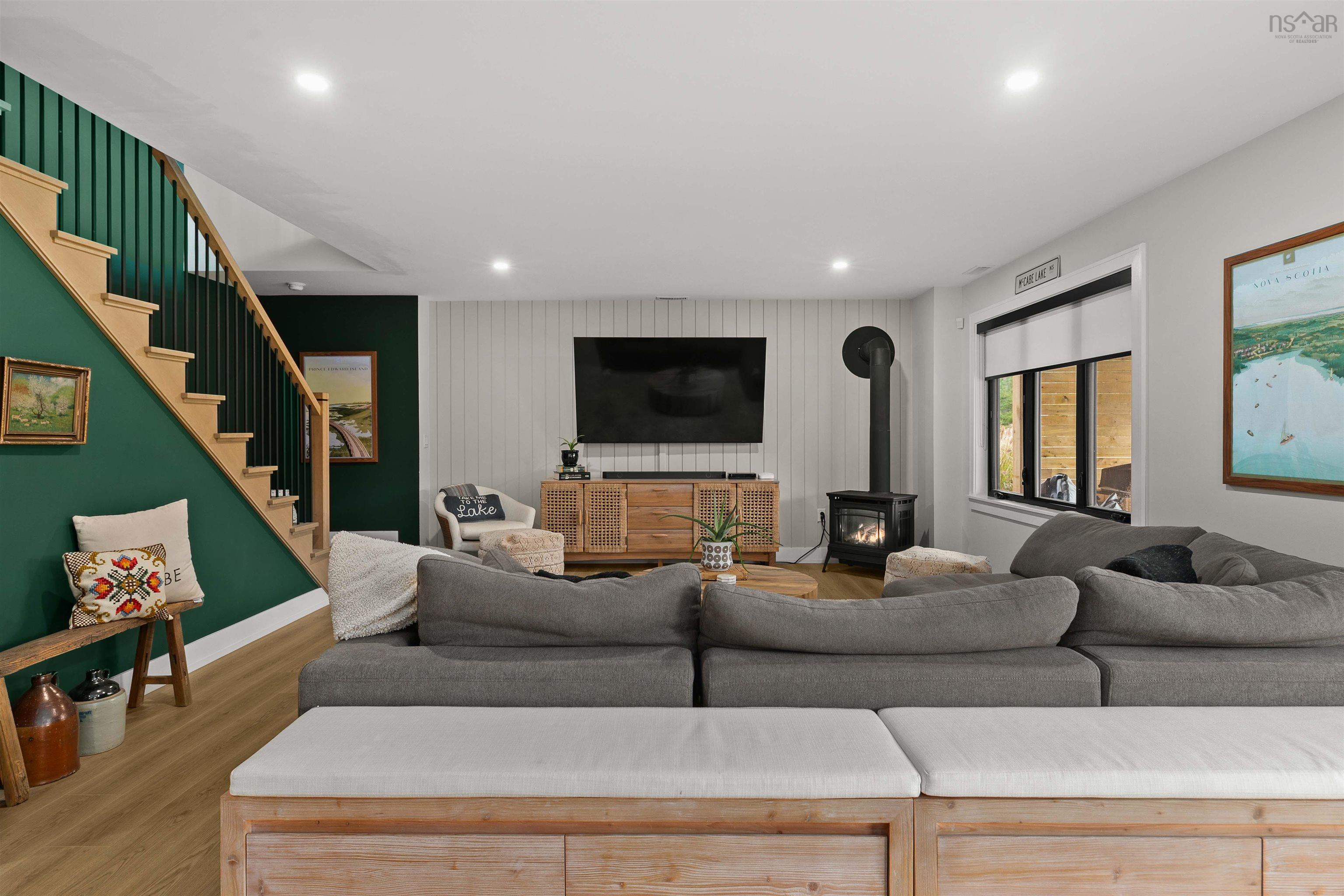 628 Sandwick Drive photo #28