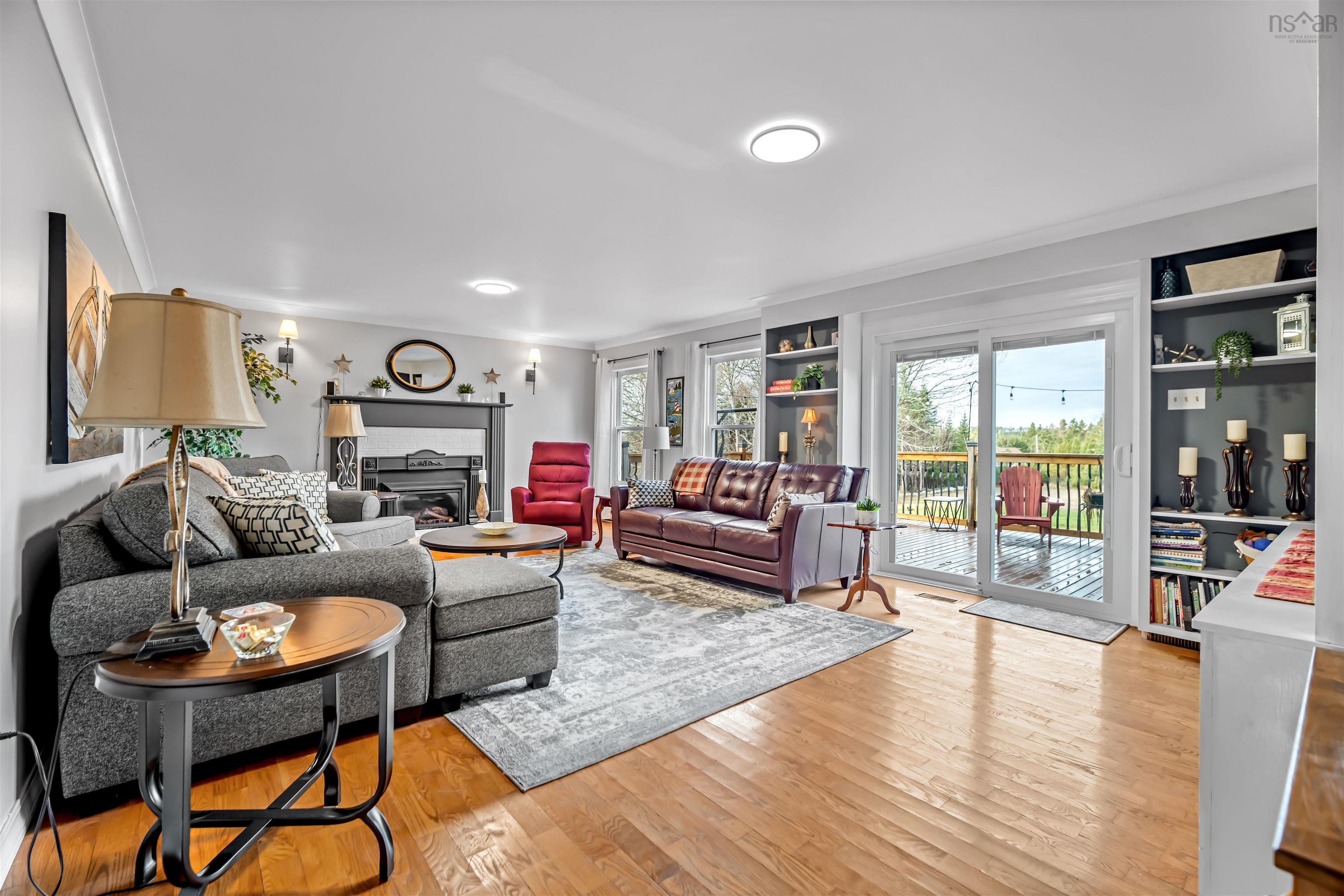 18 Mahar Drive photo #17