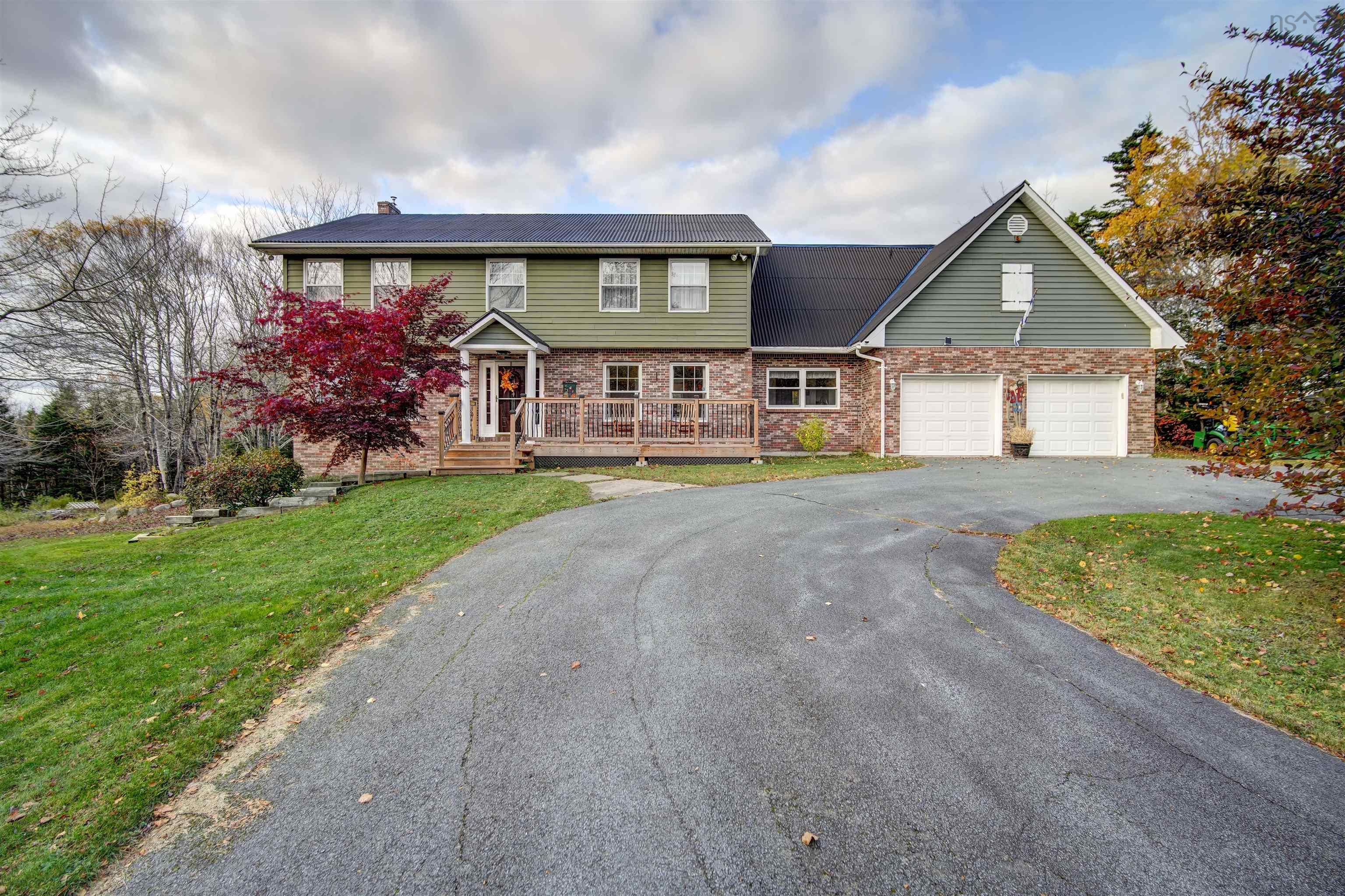 18 Mahar Drive photo #3