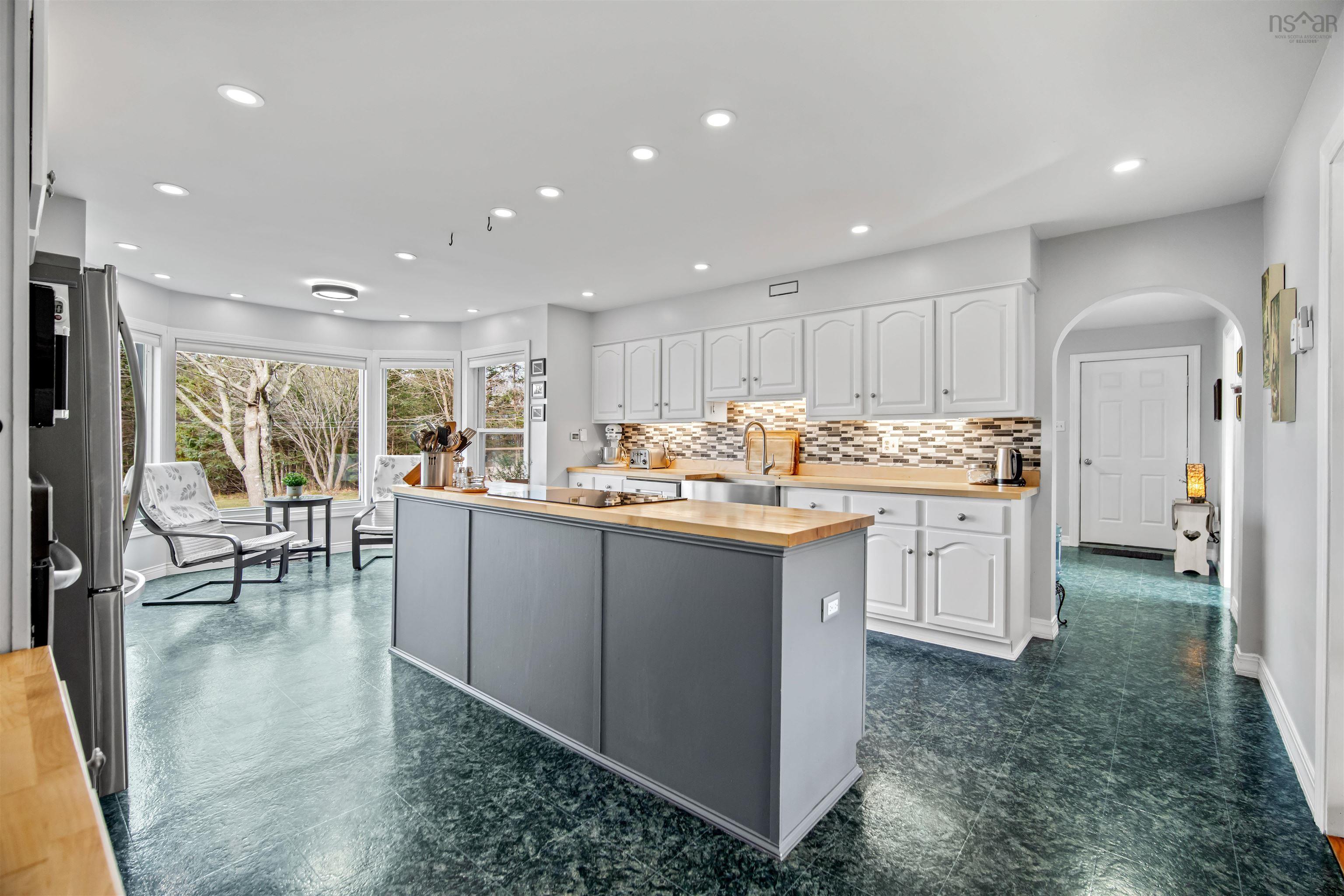 18 Mahar Drive photo #24