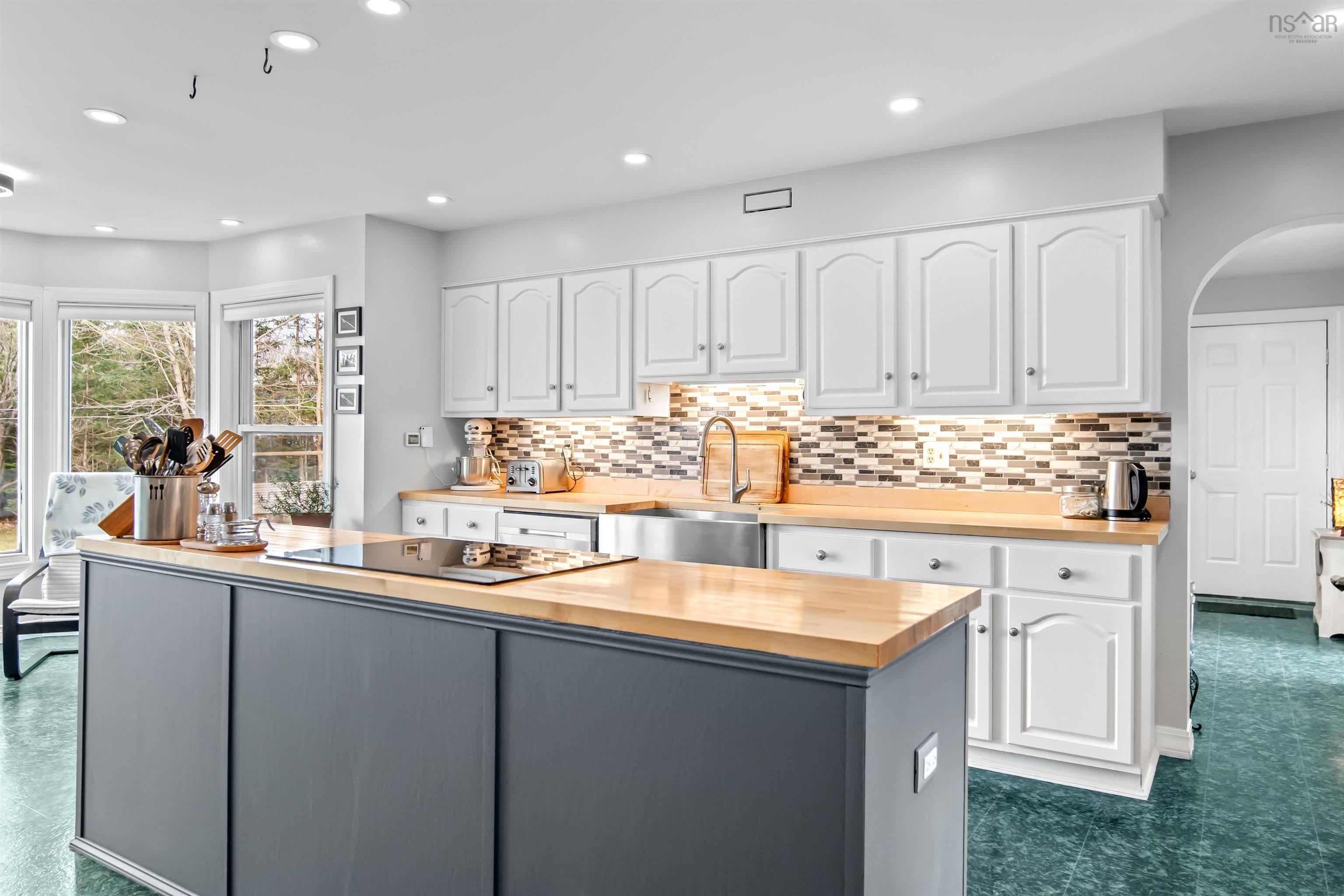 18 Mahar Drive photo #25