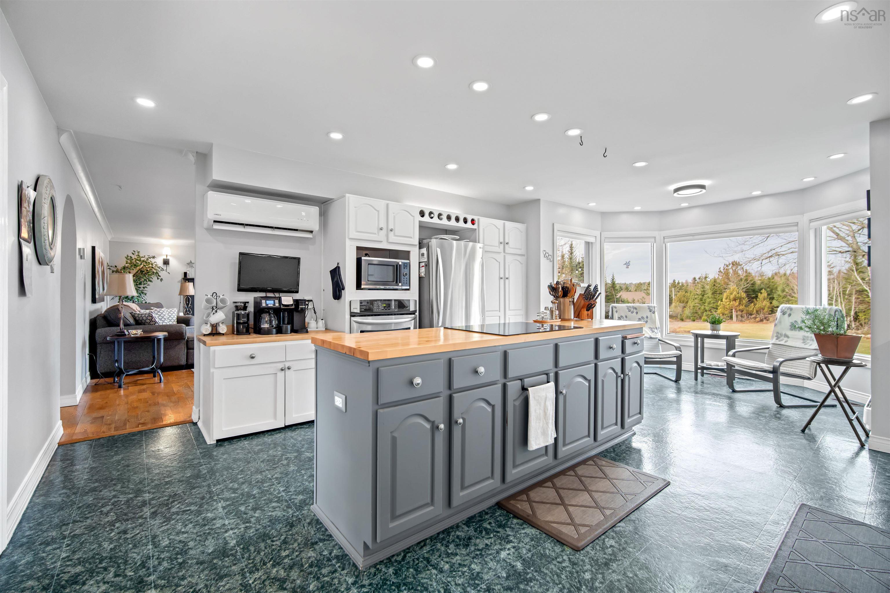 18 Mahar Drive photo #26