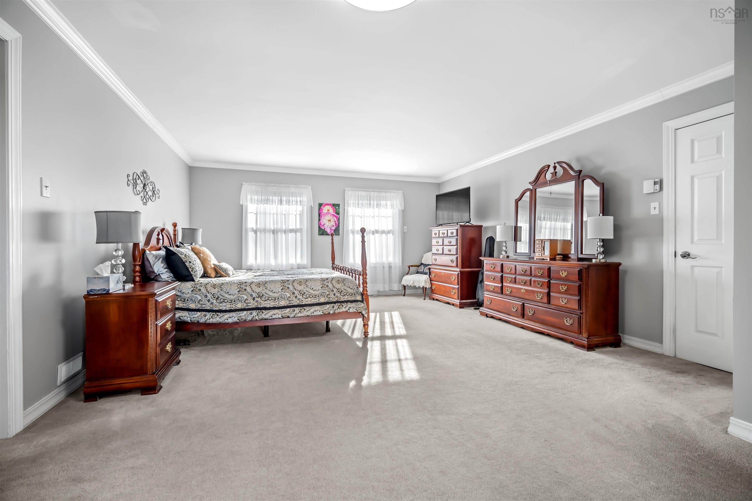 18 Mahar Drive photo #36