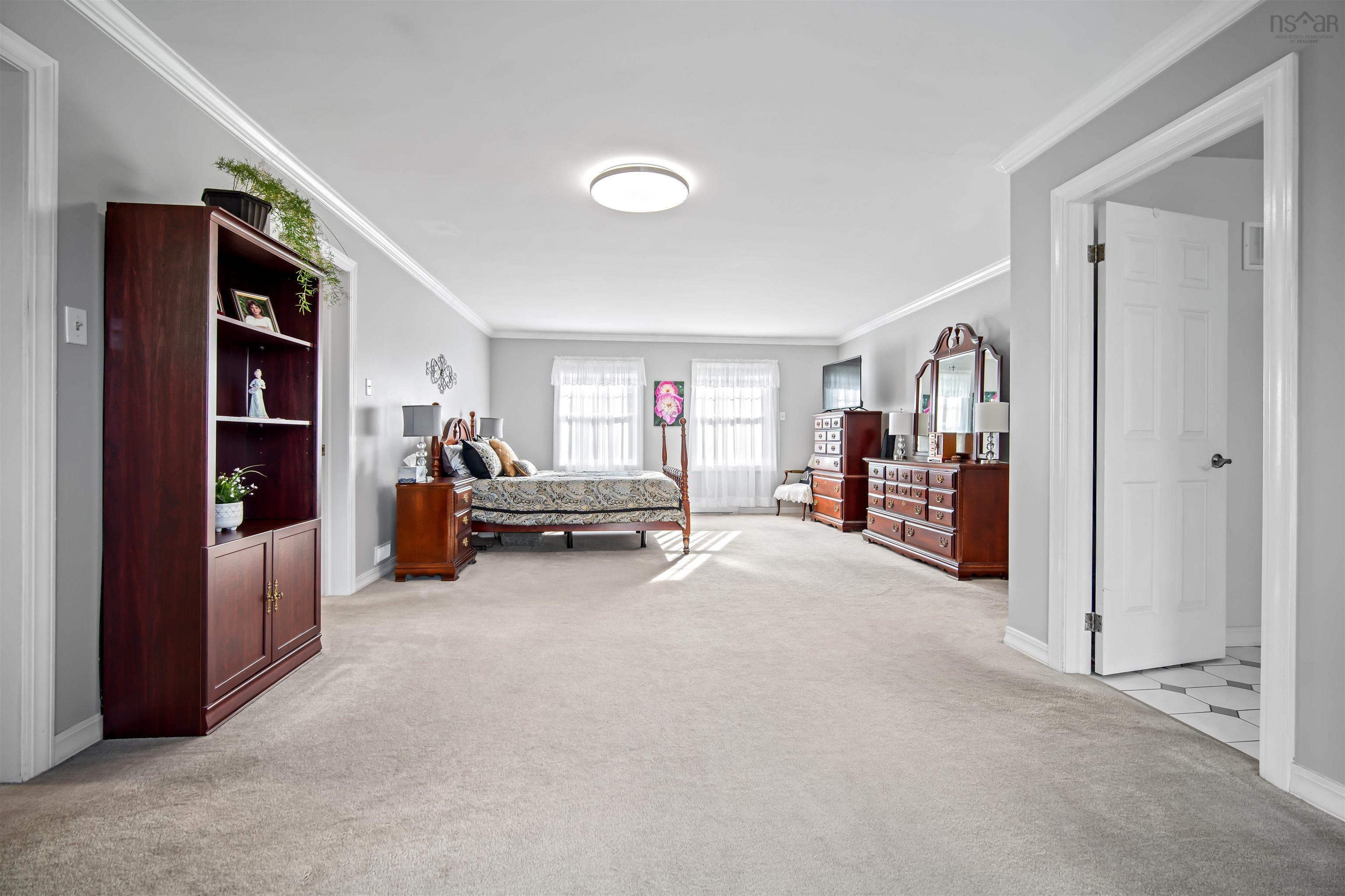 18 Mahar Drive photo #37