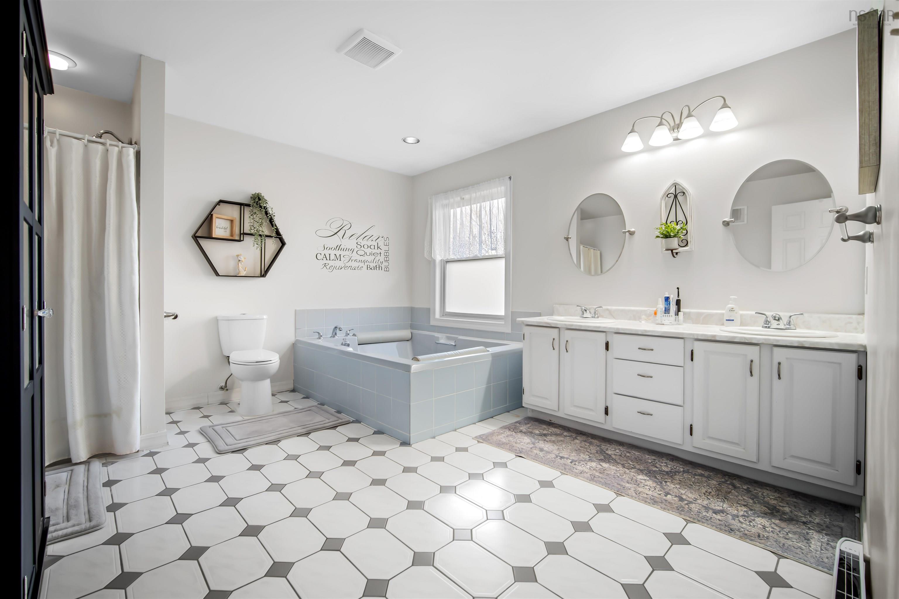 18 Mahar Drive photo #40