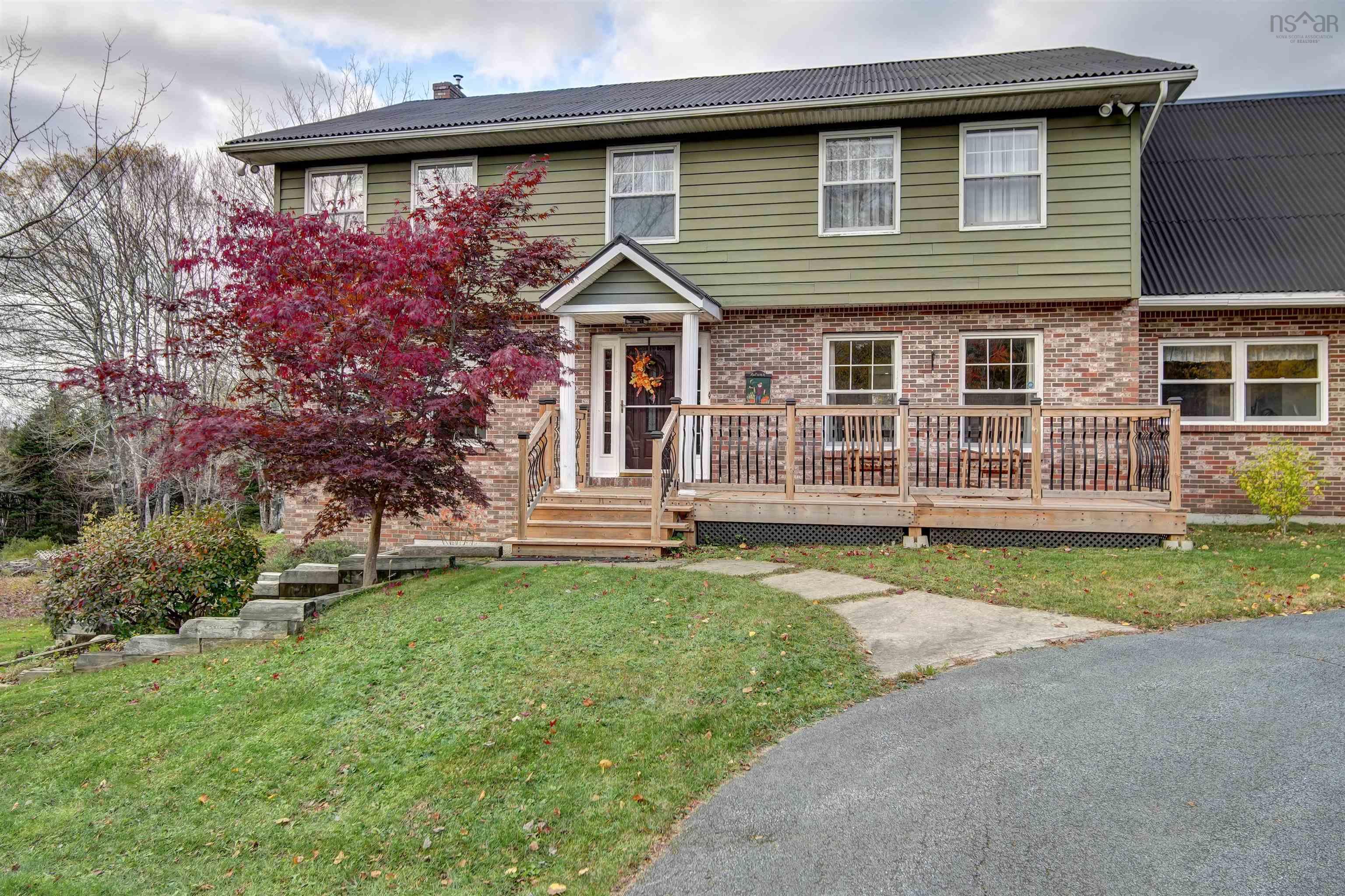 18 Mahar Drive photo #5