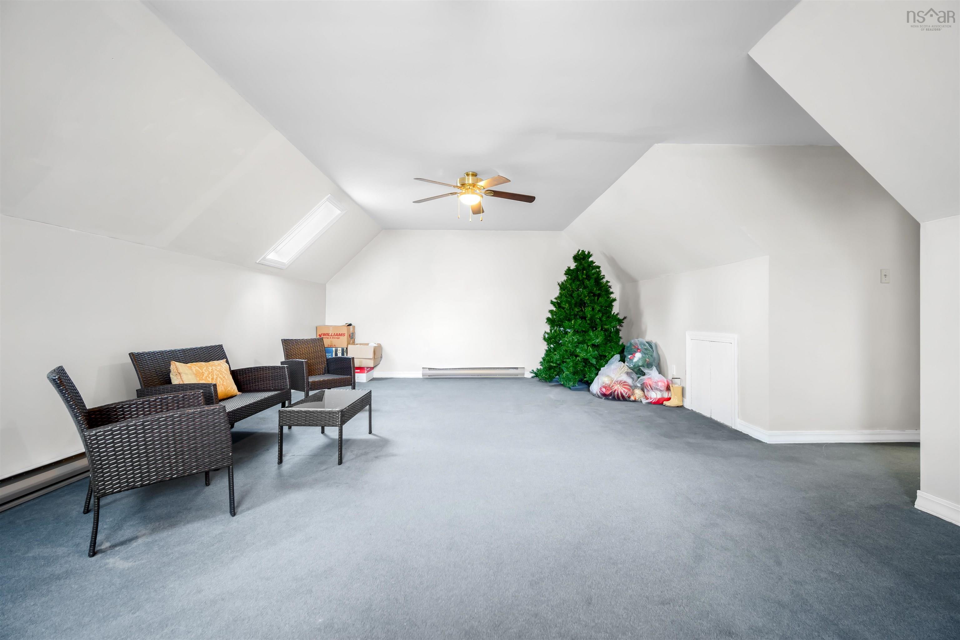 18 Mahar Drive photo #43