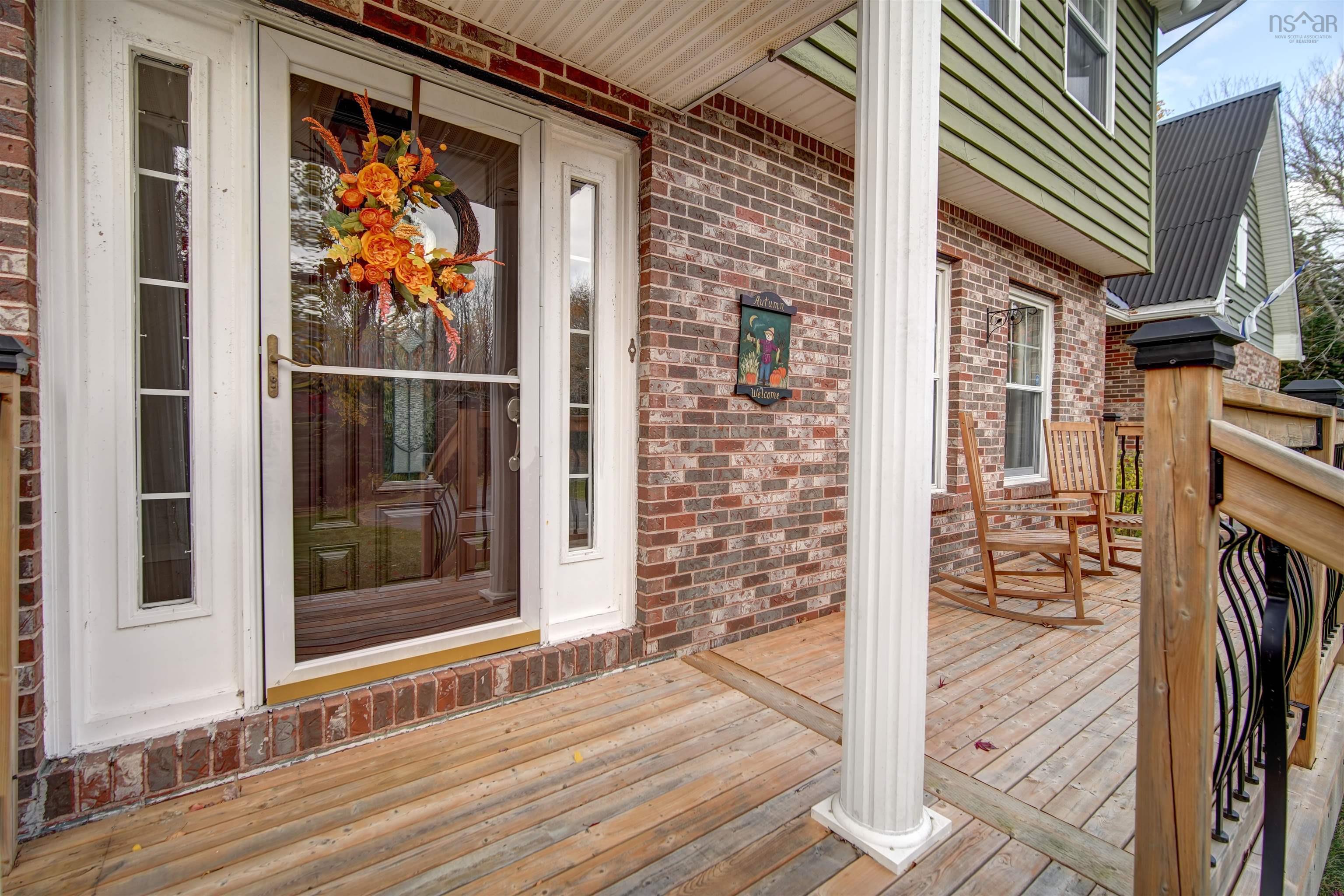 18 Mahar Drive photo #7